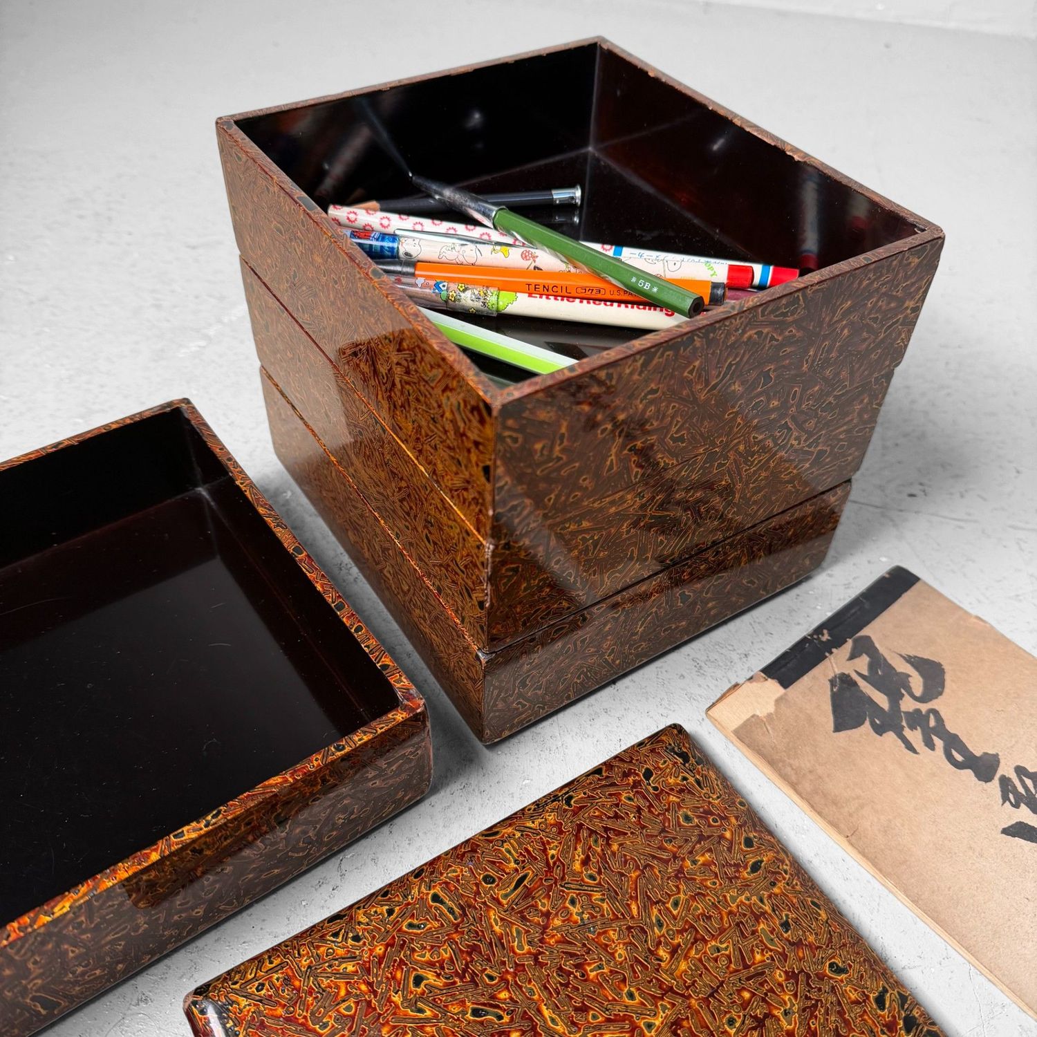 Japanse Wakasa-nuri Jubako, Stapeldoos, 1920s Japanse Wakasa-nuri Jubako, Stapeldoos, 1920s