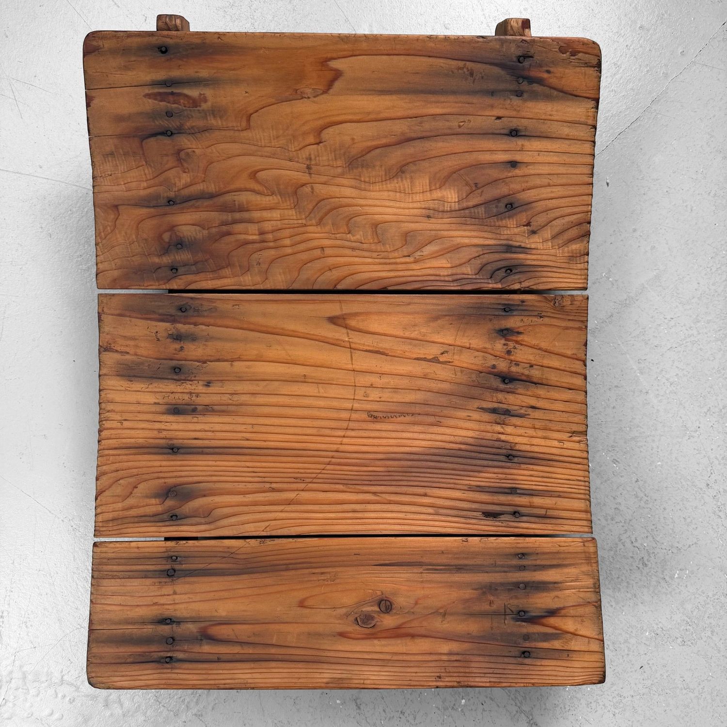 Japans Houten Sugi Plateau, Wabi-Sabi Displaystuk, 1930s