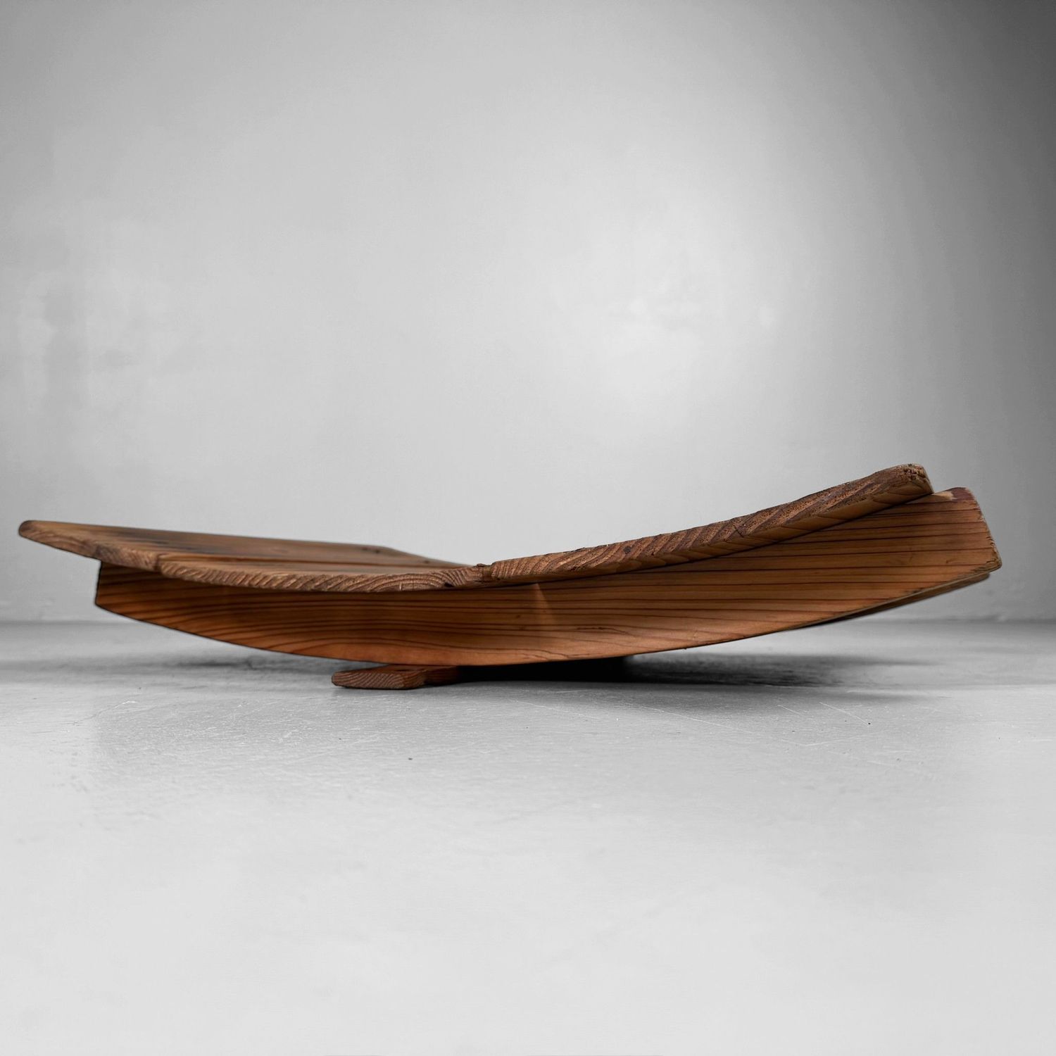 Japans Houten Sugi Plateau, Wabi-Sabi Displaystuk, 1930s