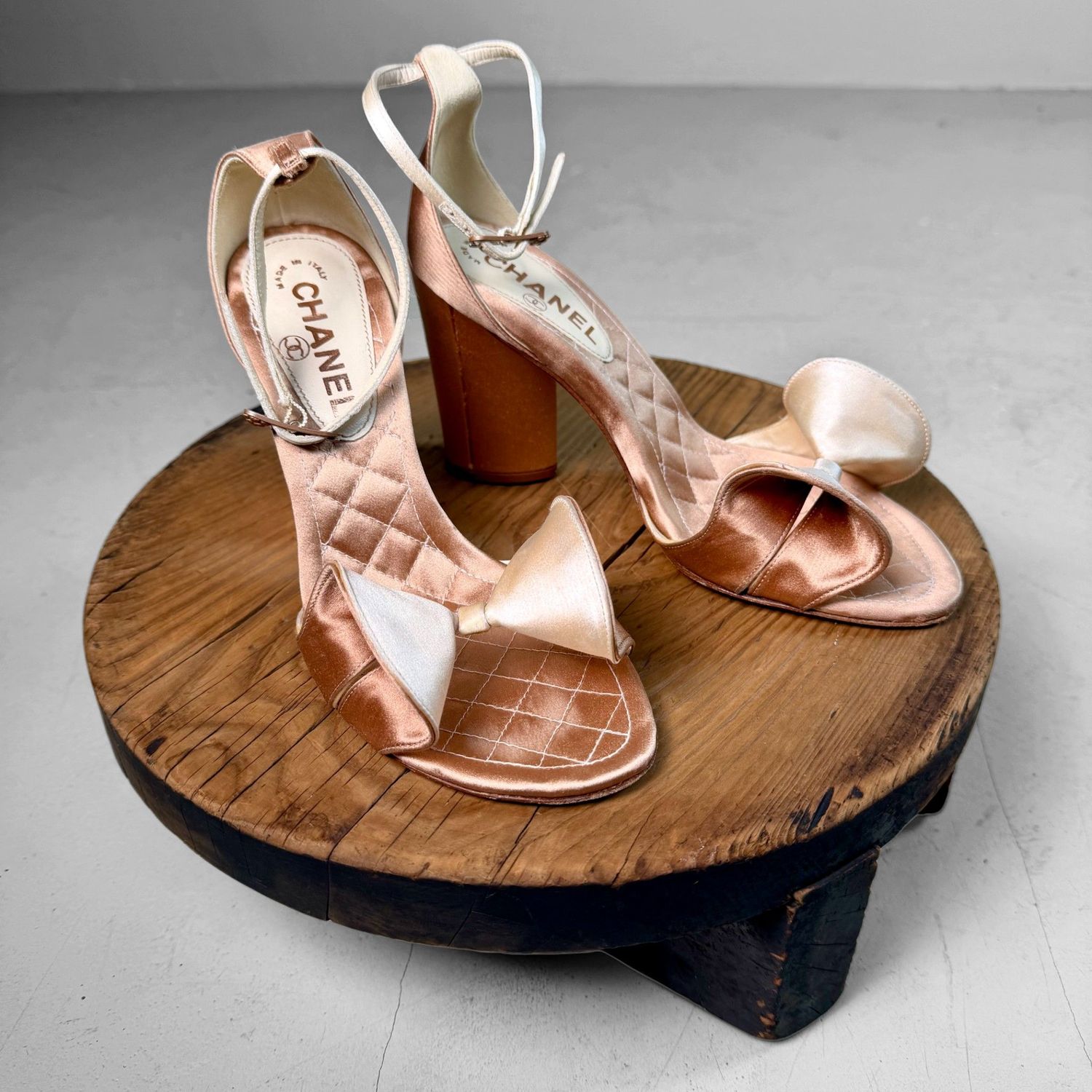 Japanese Wooden Oke Lid, Wabi-sabi Display Stand, 1920s