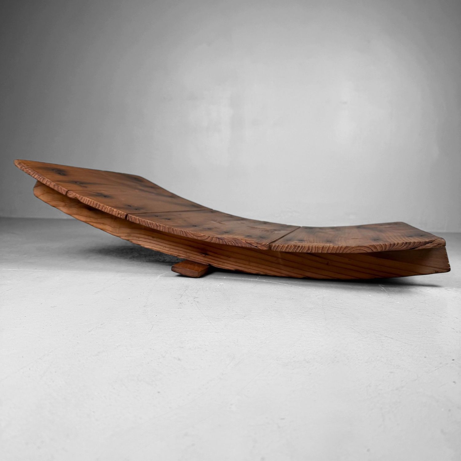 Japans Houten Sugi Plateau, Wabi-Sabi Displaystuk, 1930s