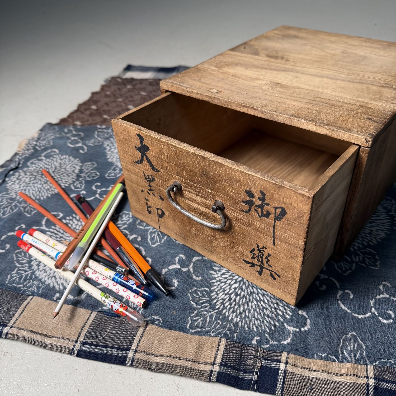 ​Vintage Japans Houten Medicijnkistje met Lade, 1950s
