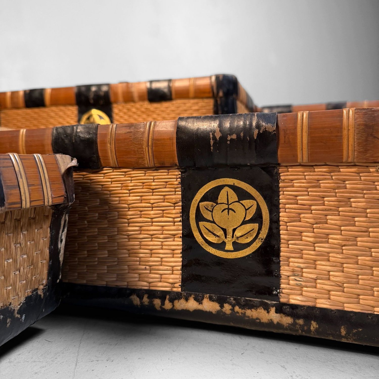 Japanse Set Gevlochten Kōri Opbergmanden, Tachibanamon, 1900s