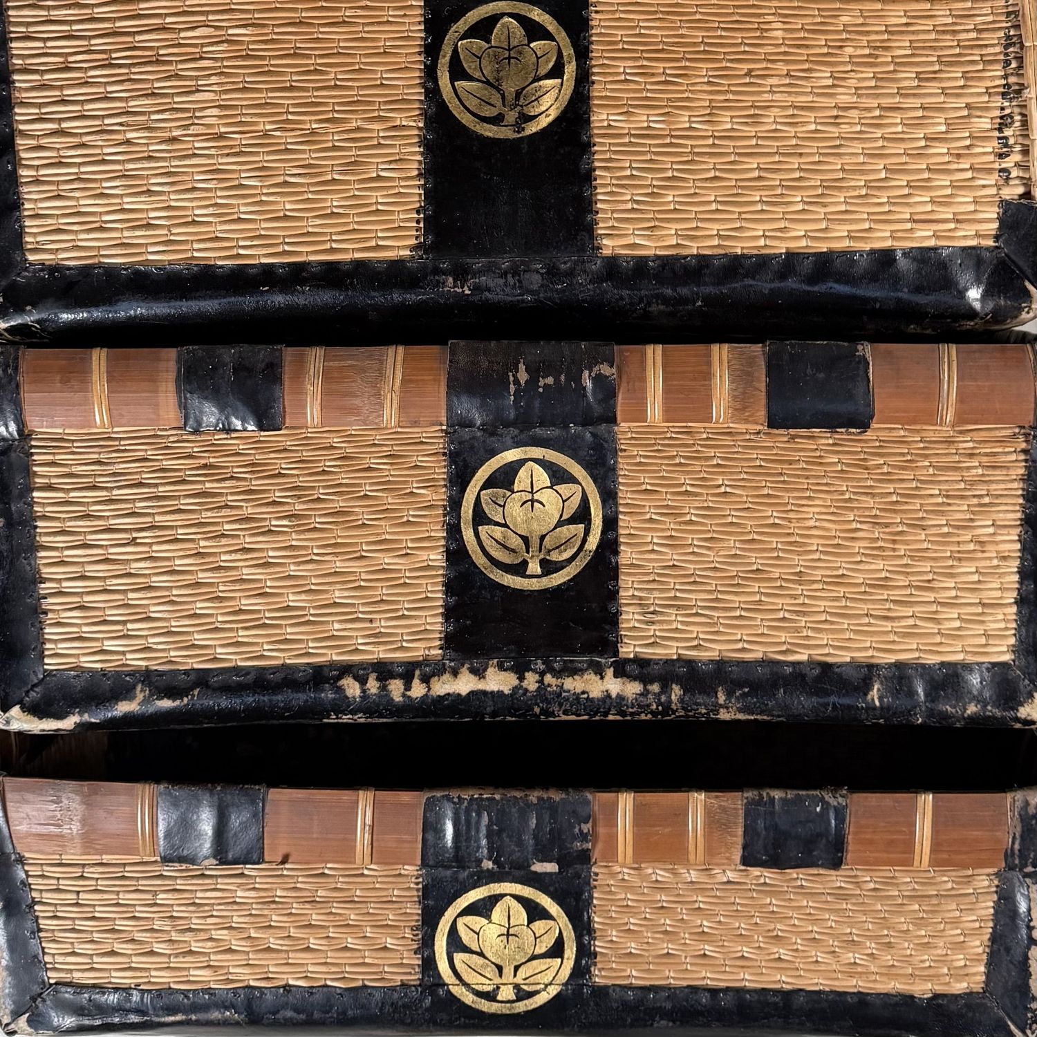Japanse Set Gevlochten Kōri Opbergmanden, Tachibanamon, 1900s