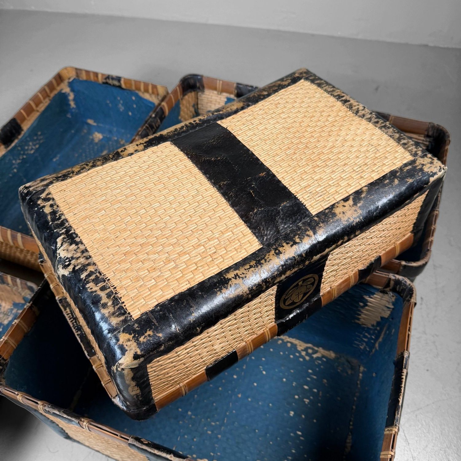 Japanse Set Gevlochten Kōri Opbergmanden, Tachibanamon, 1900s