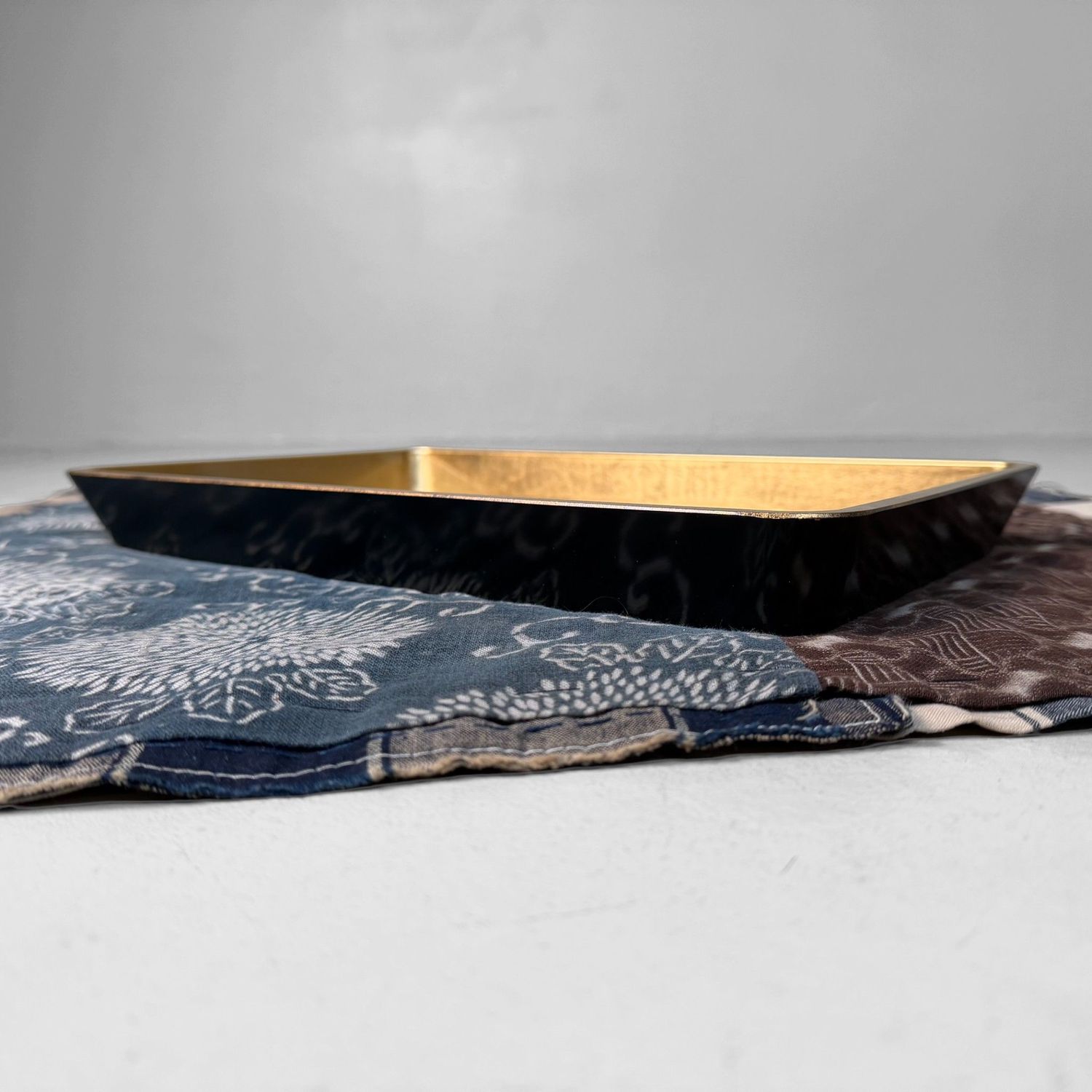​Japans Lakwerk Dienblad, Obon, Kanazawa Bladgoud, 1970s