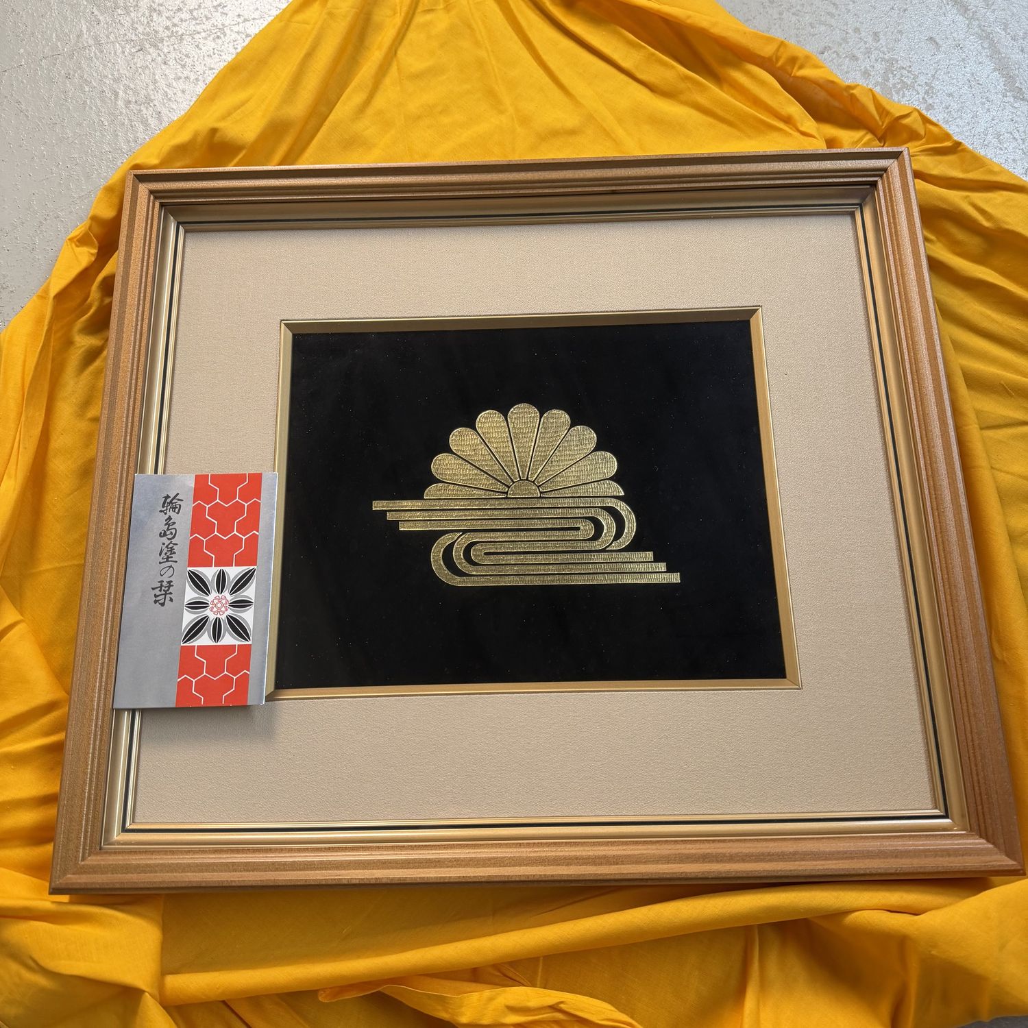 Wajima-nuri Lakwerk Wanddecoratie, Kikusui met Bladgoud, 1970s