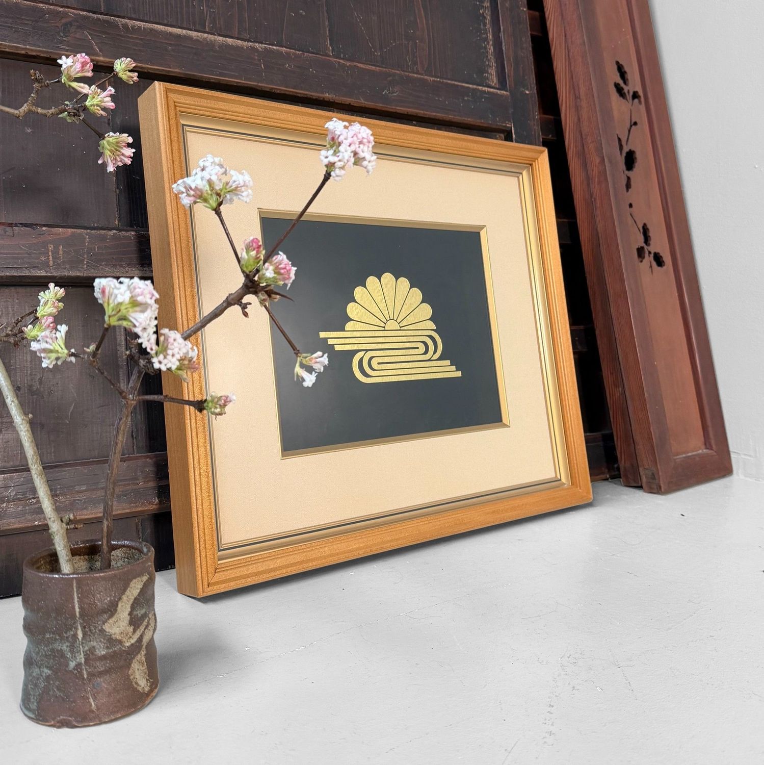 Wajima-nuri Lakwerk Wanddecoratie, Kikusui met Bladgoud, 1970s