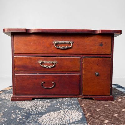 Japans Klein Ladekastje, Roodbruin Hout, 1950s