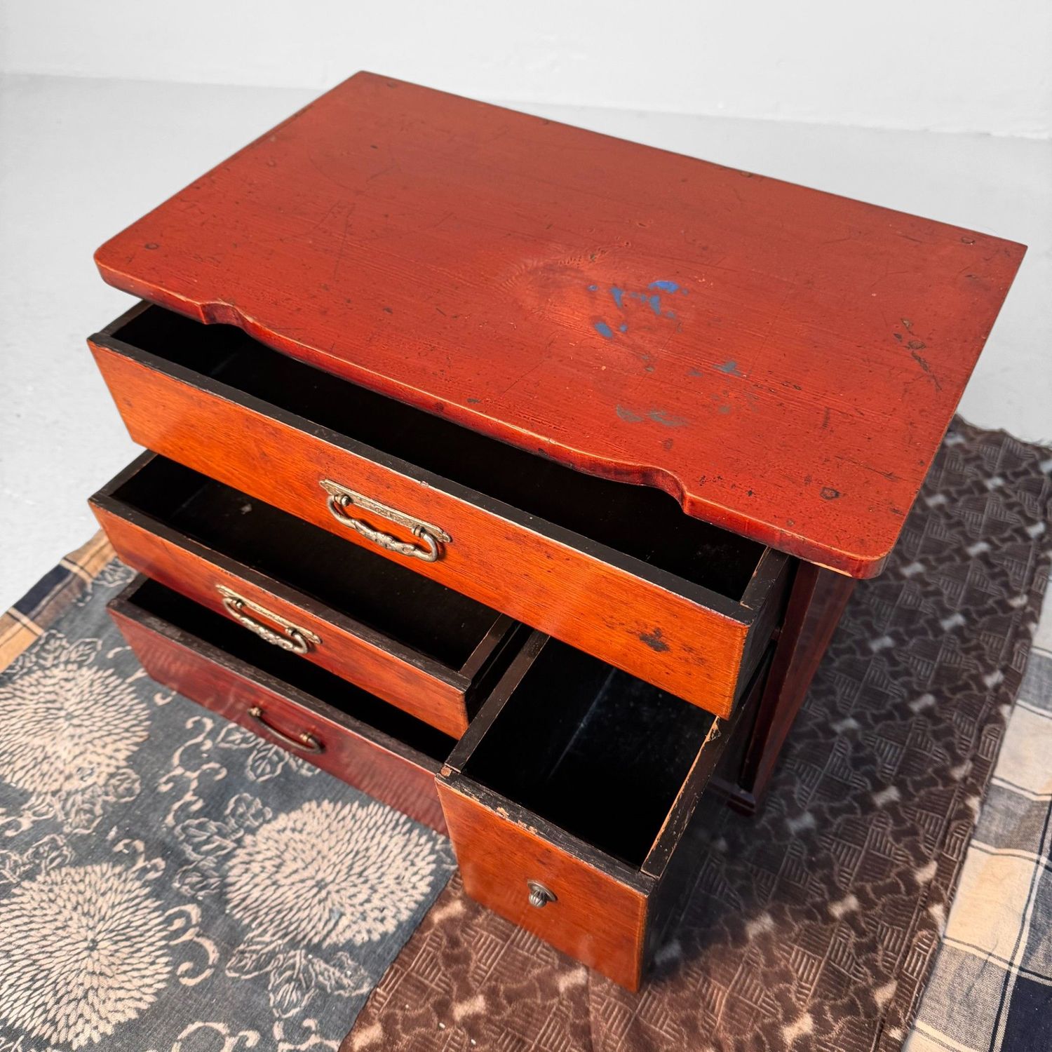 Japans Klein Ladekastje, Roodbruin Hout, 1950s