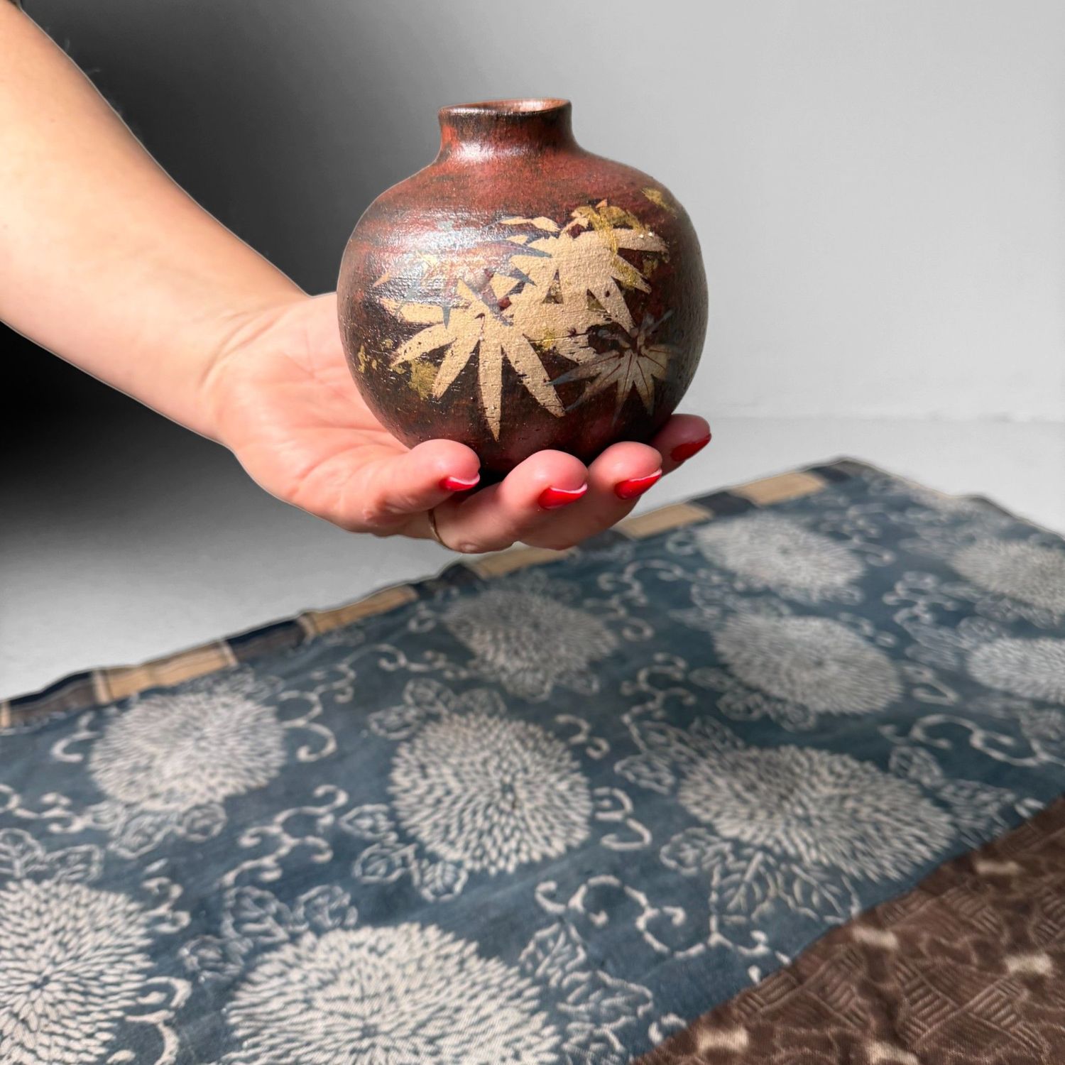 Kutani Aardewerken Vaasje, Momiji-decor, 1970s