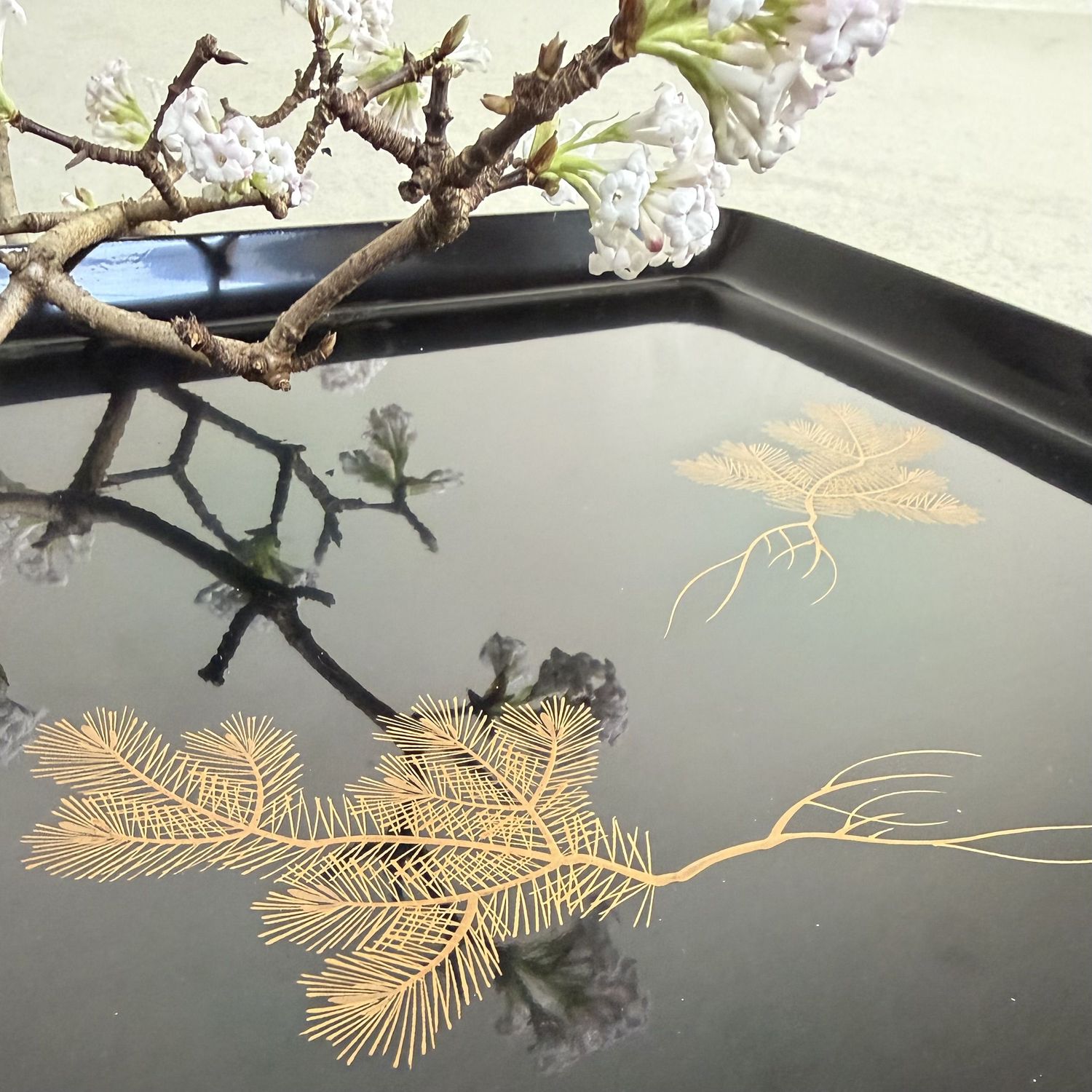 Japans Lakwerk Dienblad met Gouddecor, Ashitsuki-bon, 1936