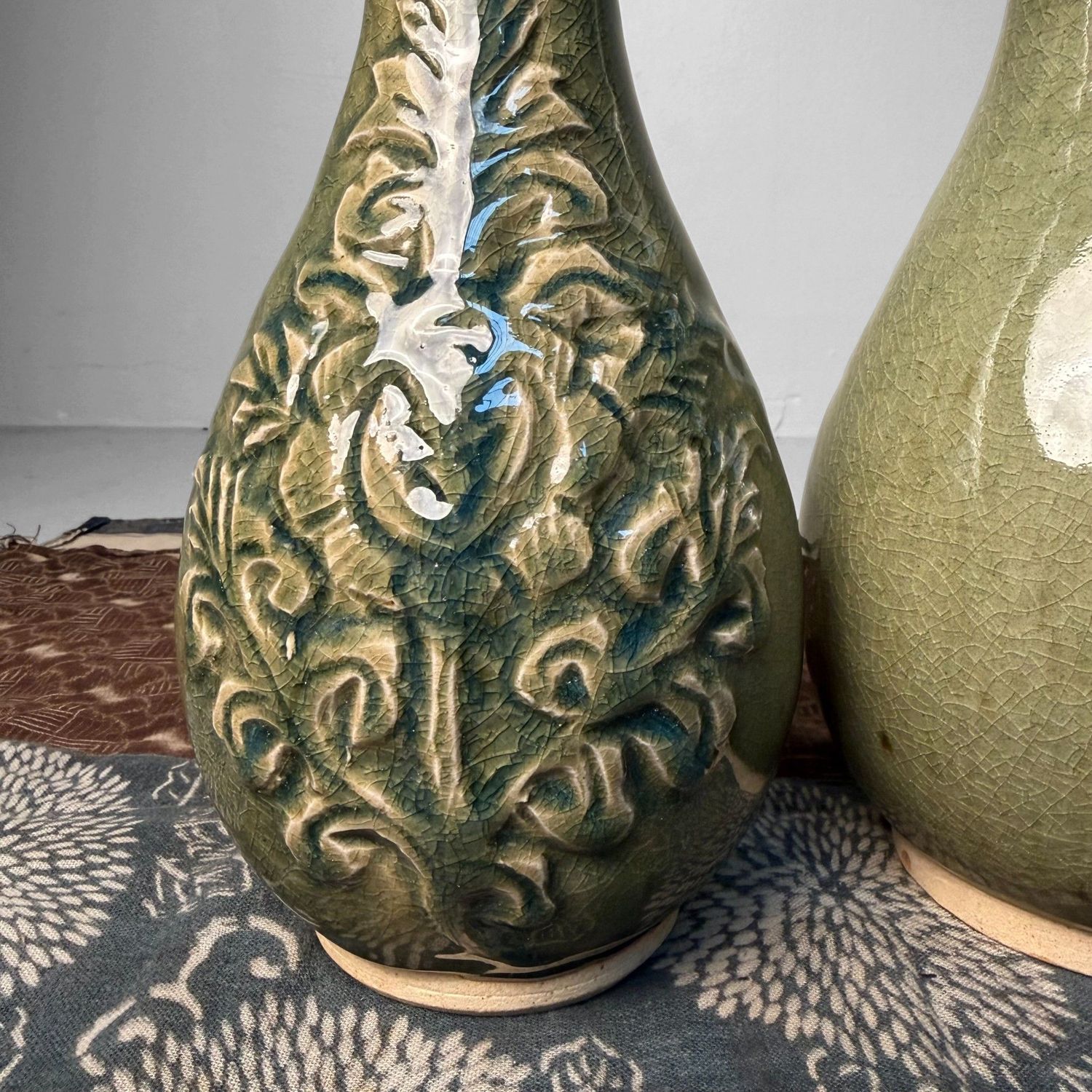 Set Celadon Ikebana Vazen, Bloemreliëf door Noma Gazan, Japan, 1970s