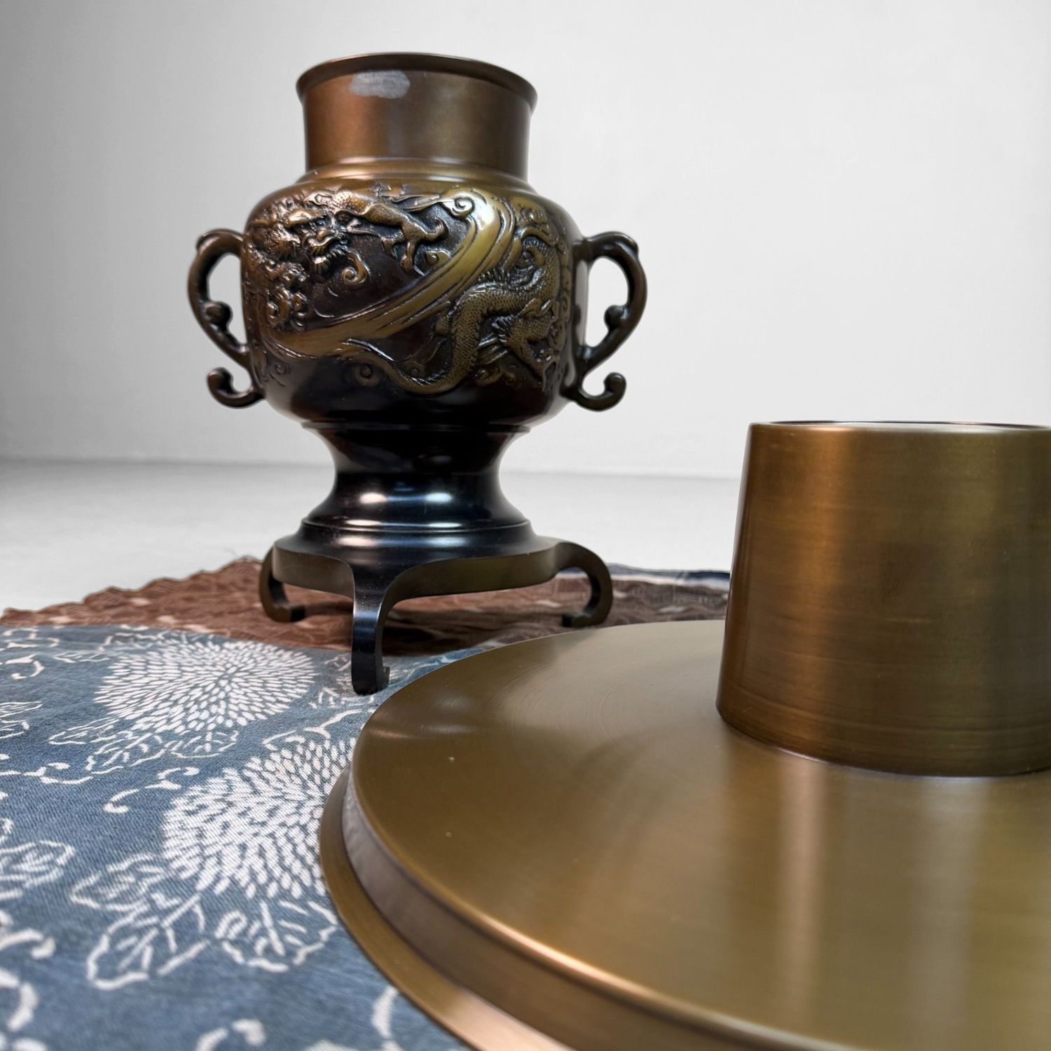 Bronze “Usubata” Ikebana Vase, Dragon & Tiger, Japan, 1990s