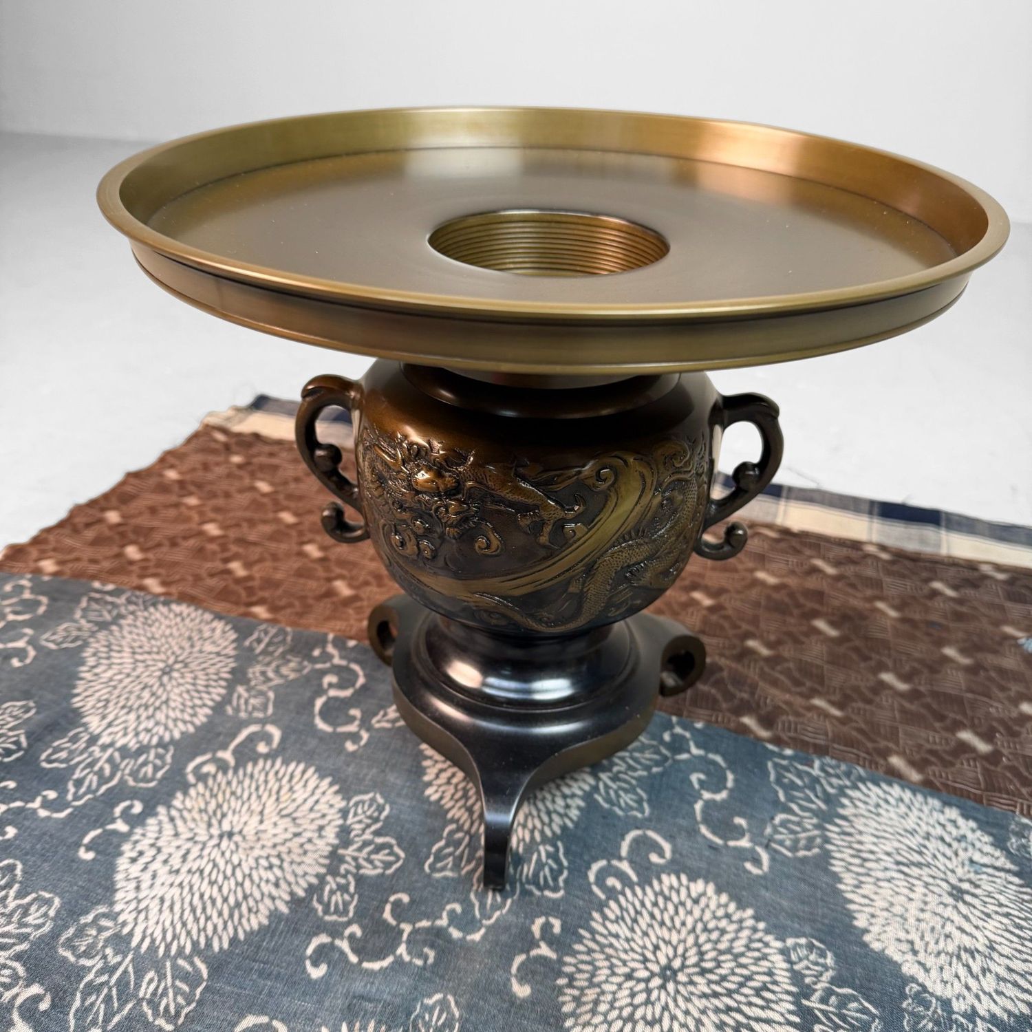 Bronze “Usubata” Ikebana Vase, Dragon & Tiger, Japan, 1990s