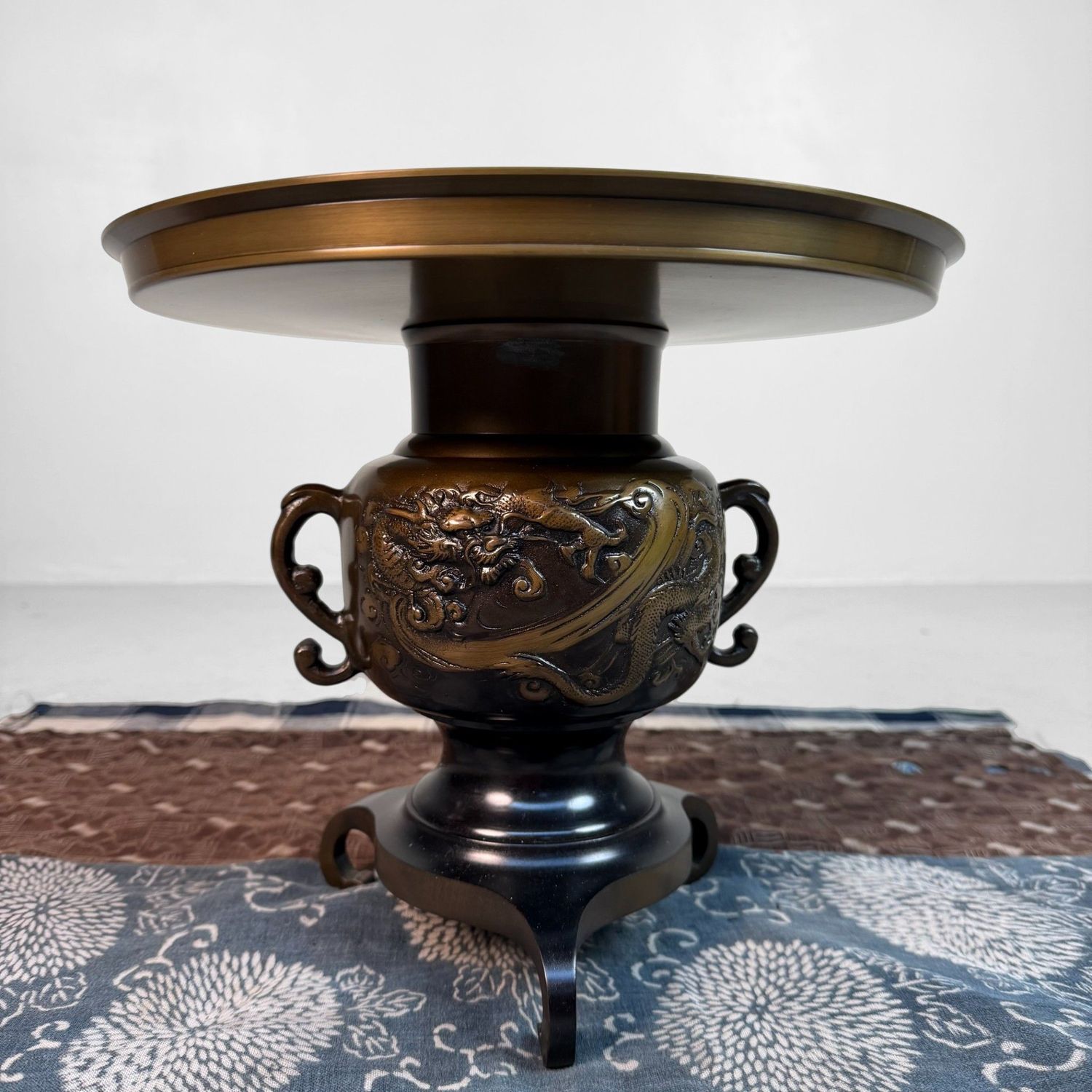 Bronze “Usubata” Ikebana Vase, Dragon & Tiger, Japan, 1990s