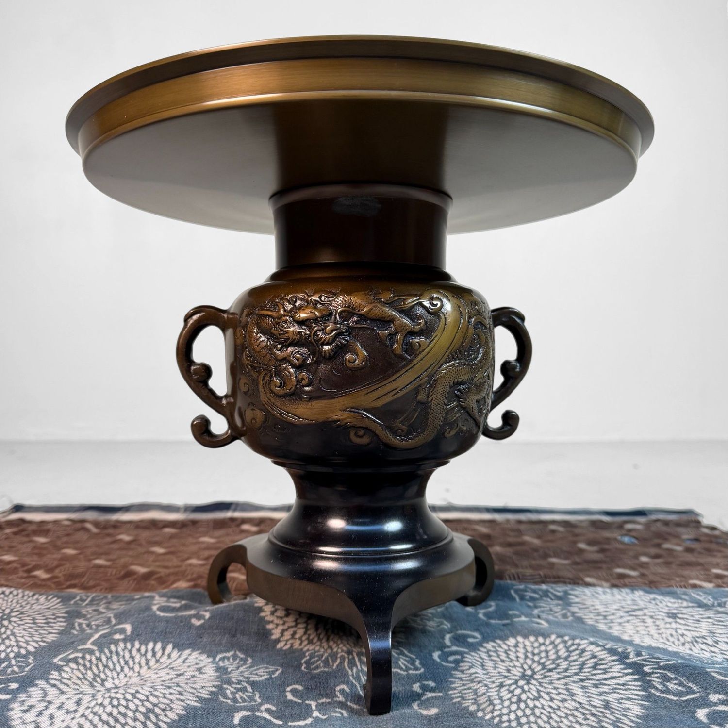 Bronze “Usubata” Ikebana Vase, Dragon & Tiger, Japan, 1990s