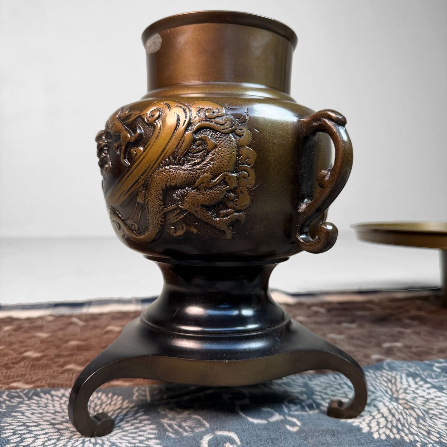 Bronze “Usubata” Ikebana Vase, Dragon & Tiger, Japan, 1990s