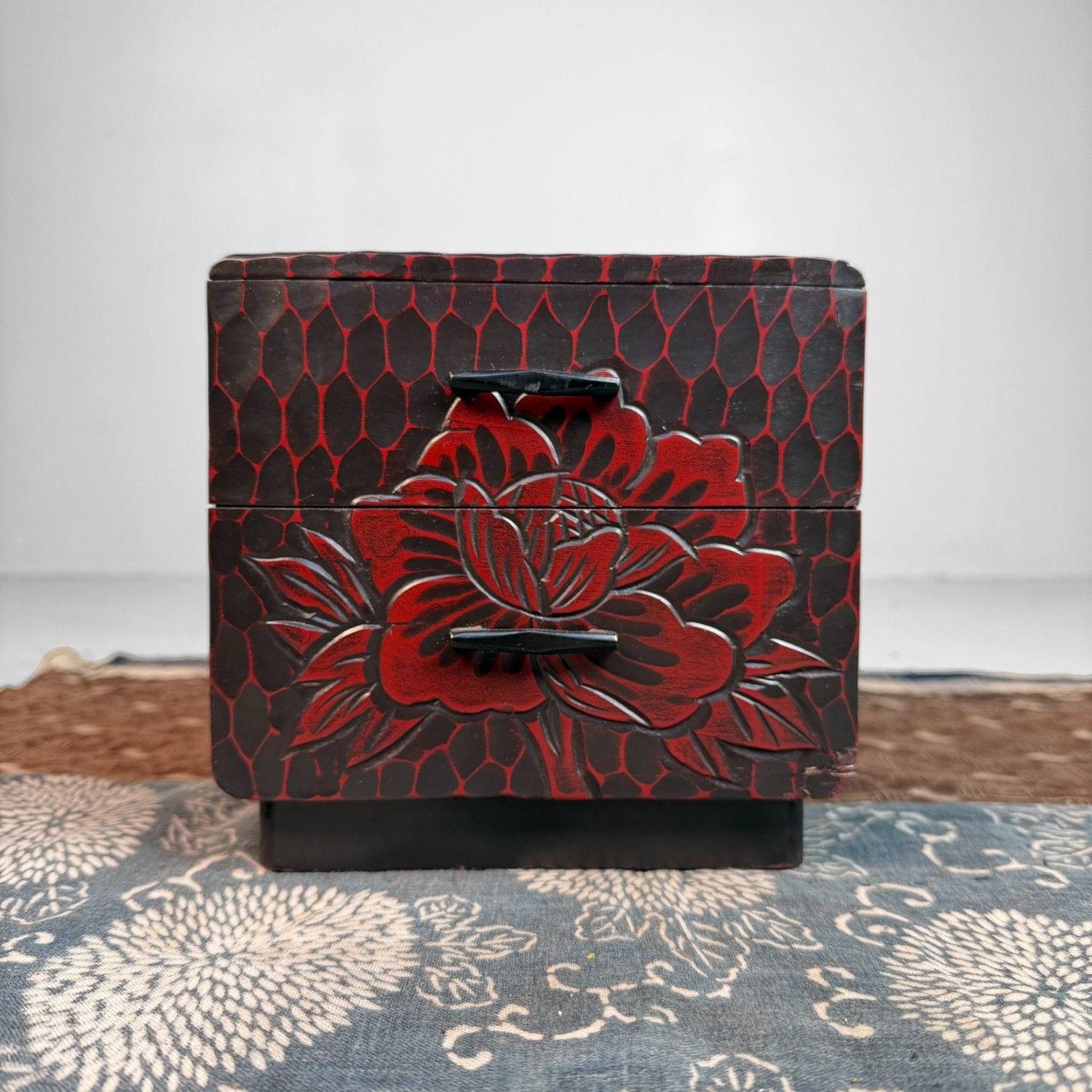 Small Kamakura-bori Haribako “Peony”, Jewellery Chest, Japan, 1970s.