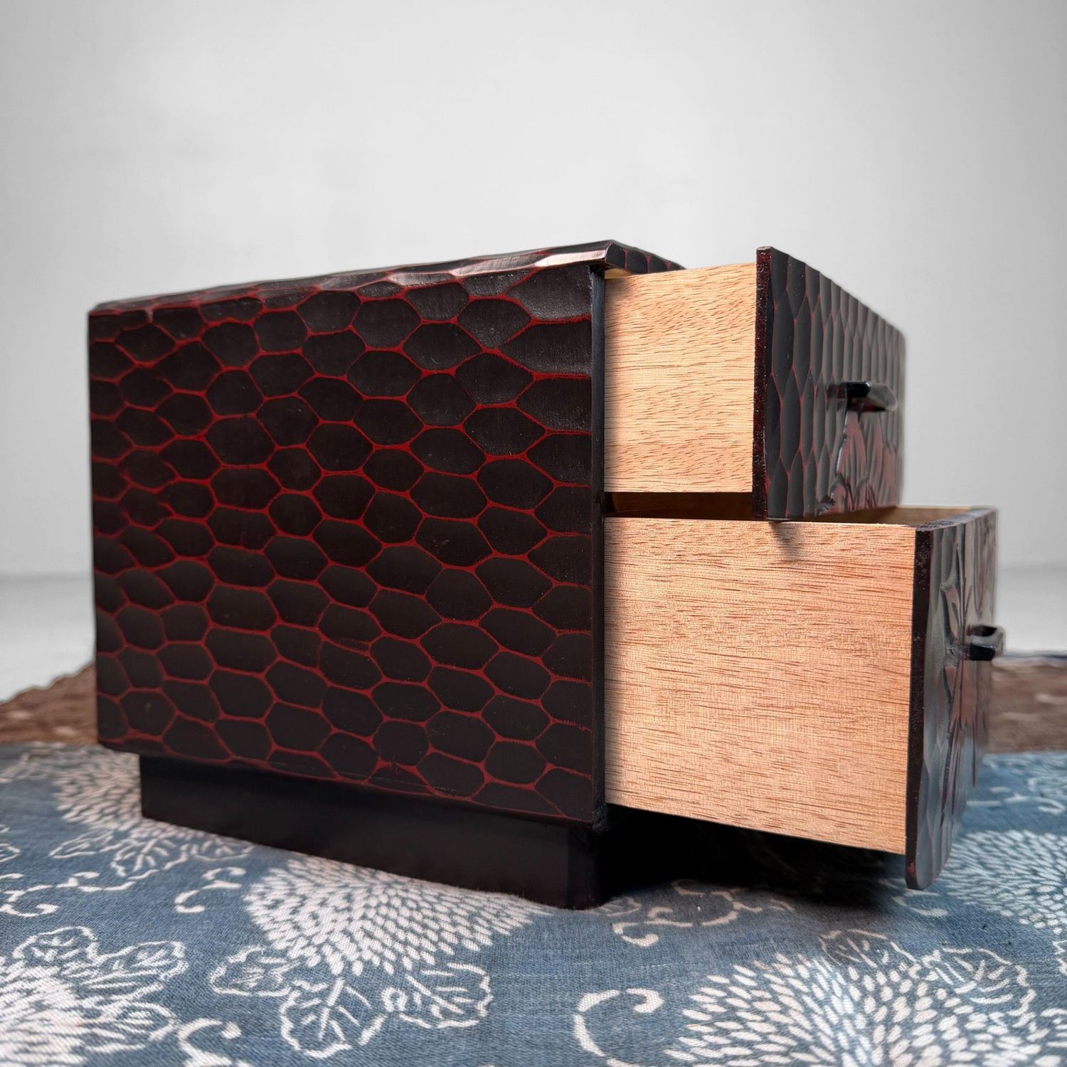 Small Kamakura-bori Haribako “Peony”, Jewellery Chest, Japan, 1970s.