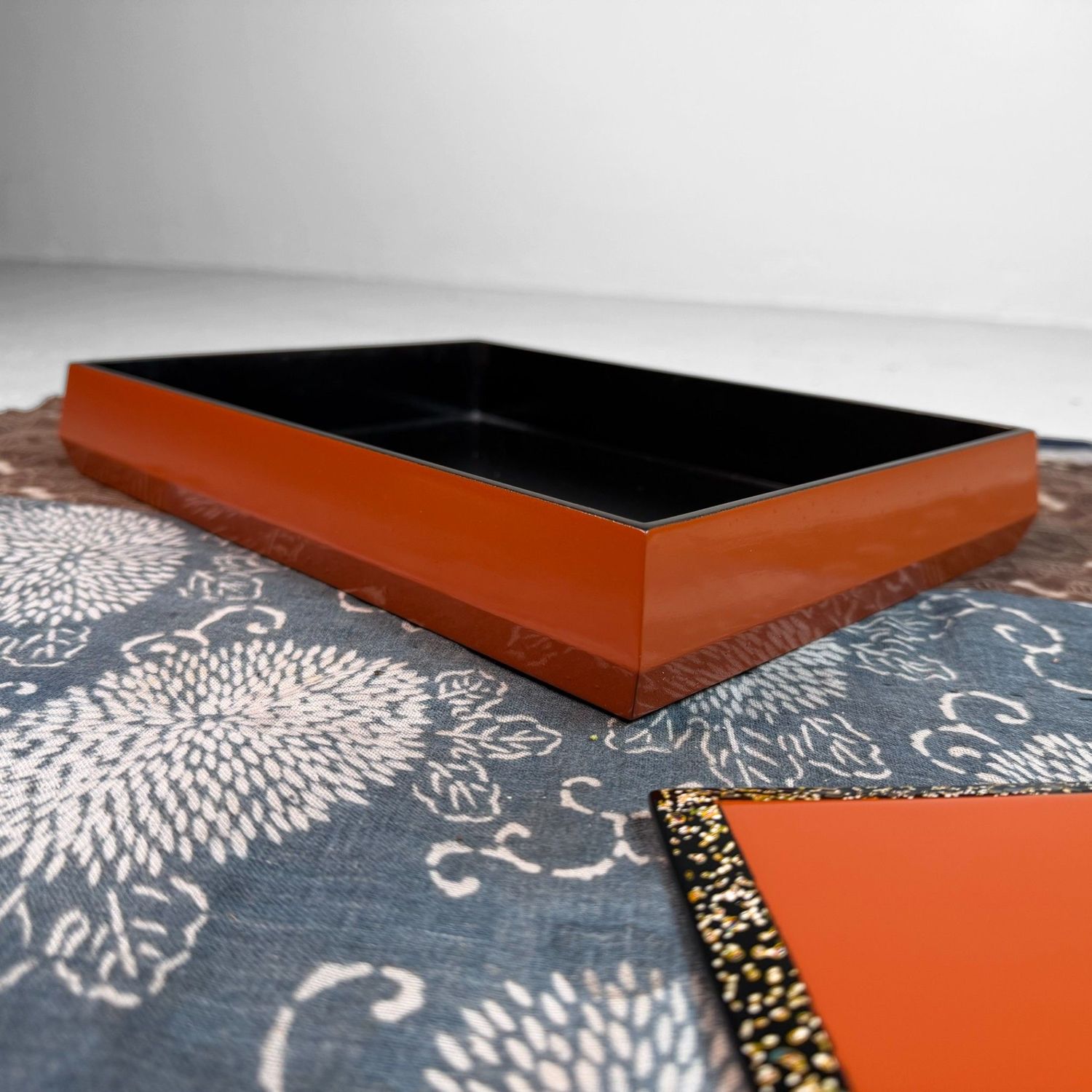 Japanse Lakwerk met Parelmoer, Wakasa-nuri Documentendoos, 1970s