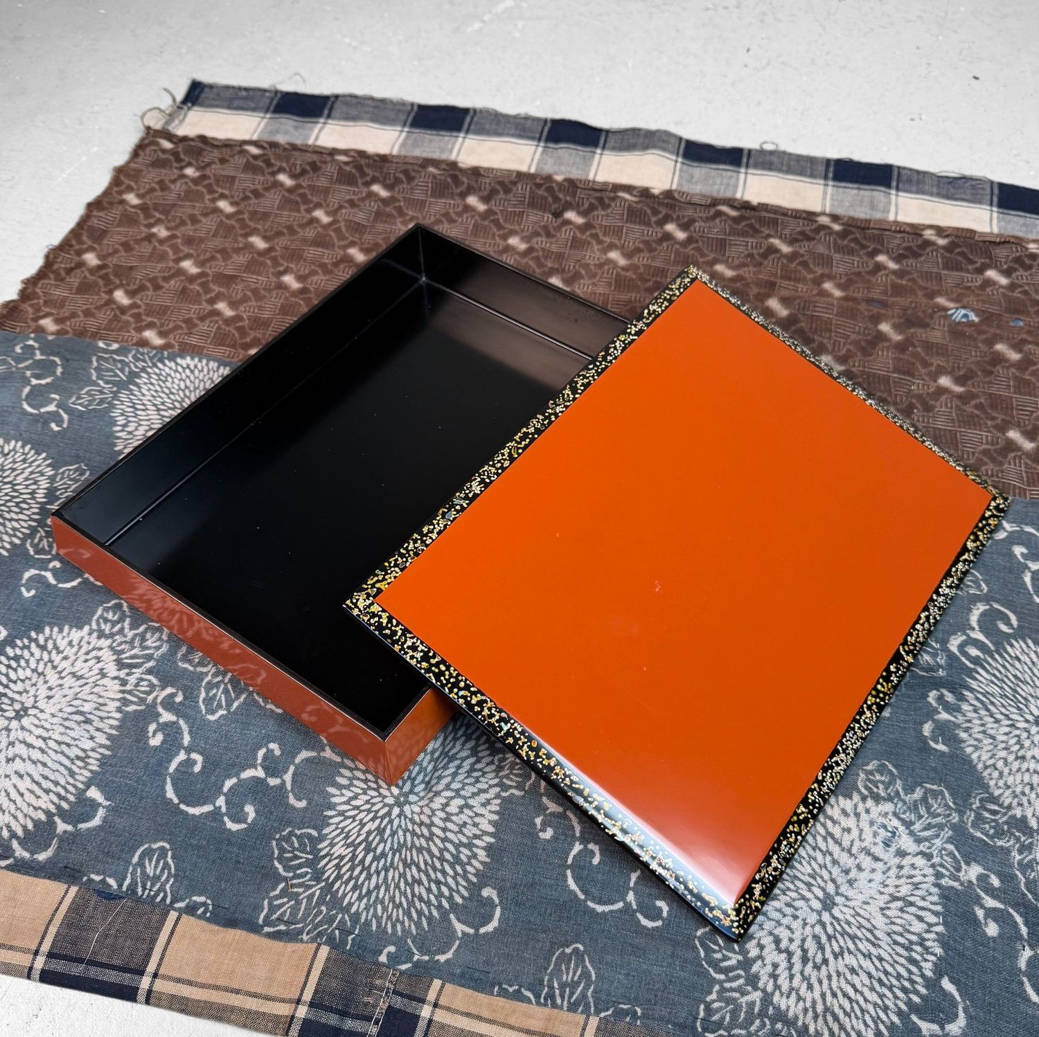 Japanse Lakwerk met Parelmoer, Wakasa-nuri Documentendoos, 1970s