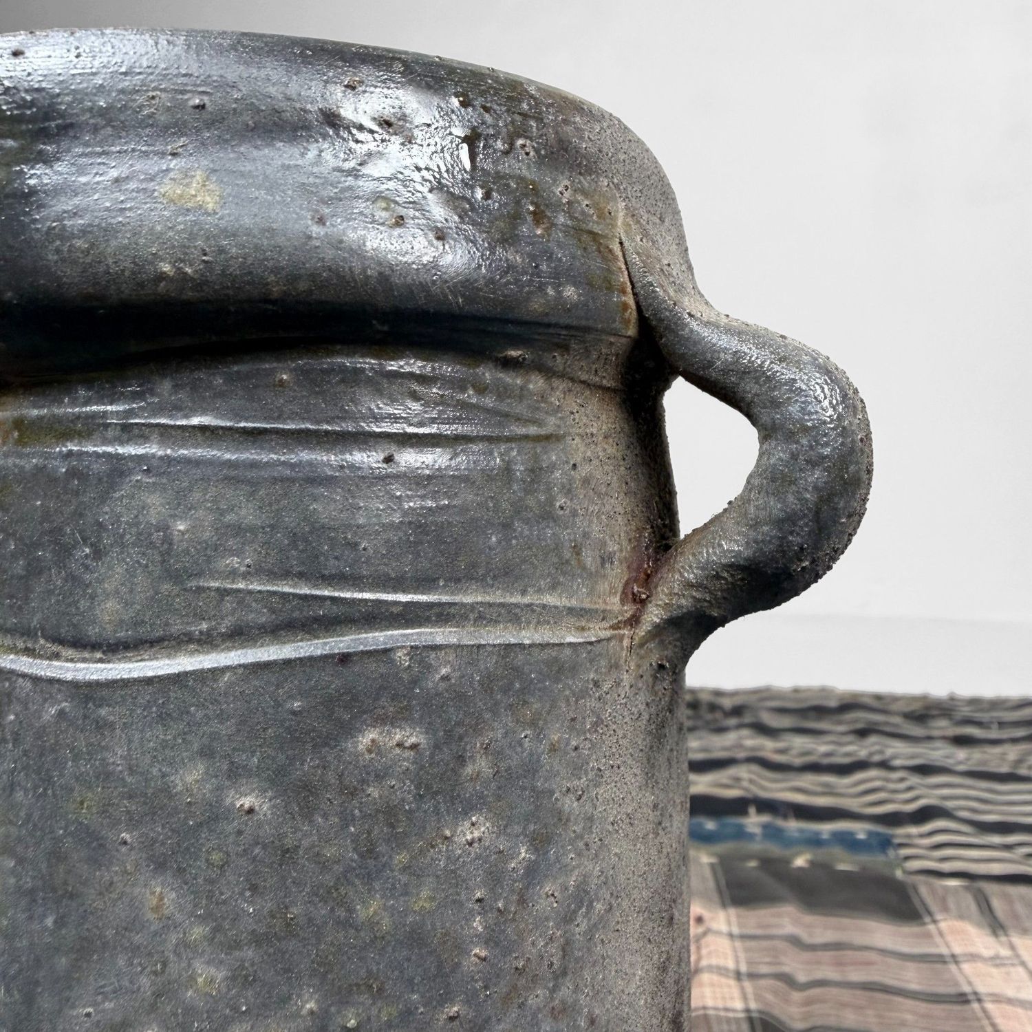 Organic Bizen Ikebana Vase (Hanaire) by Kurosawa Izumi, 1970s Organic Bizen Ikebana Vase (Hanaire) by Kurosawa Izumi, 1970s