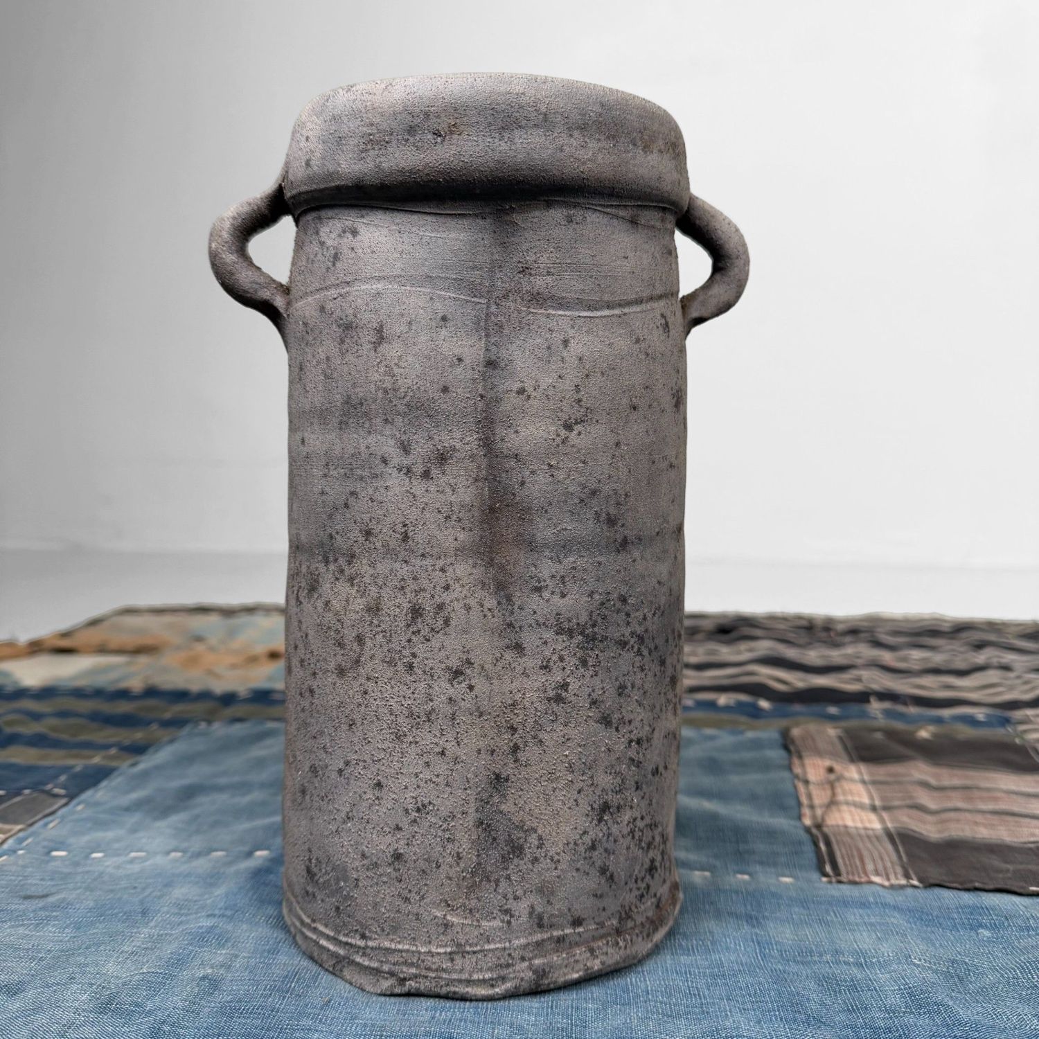 Organic Bizen Ikebana Vase (Hanaire) by Kurosawa Izumi, 1970s Organic Bizen Ikebana Vase (Hanaire) by Kurosawa Izumi, 1970s