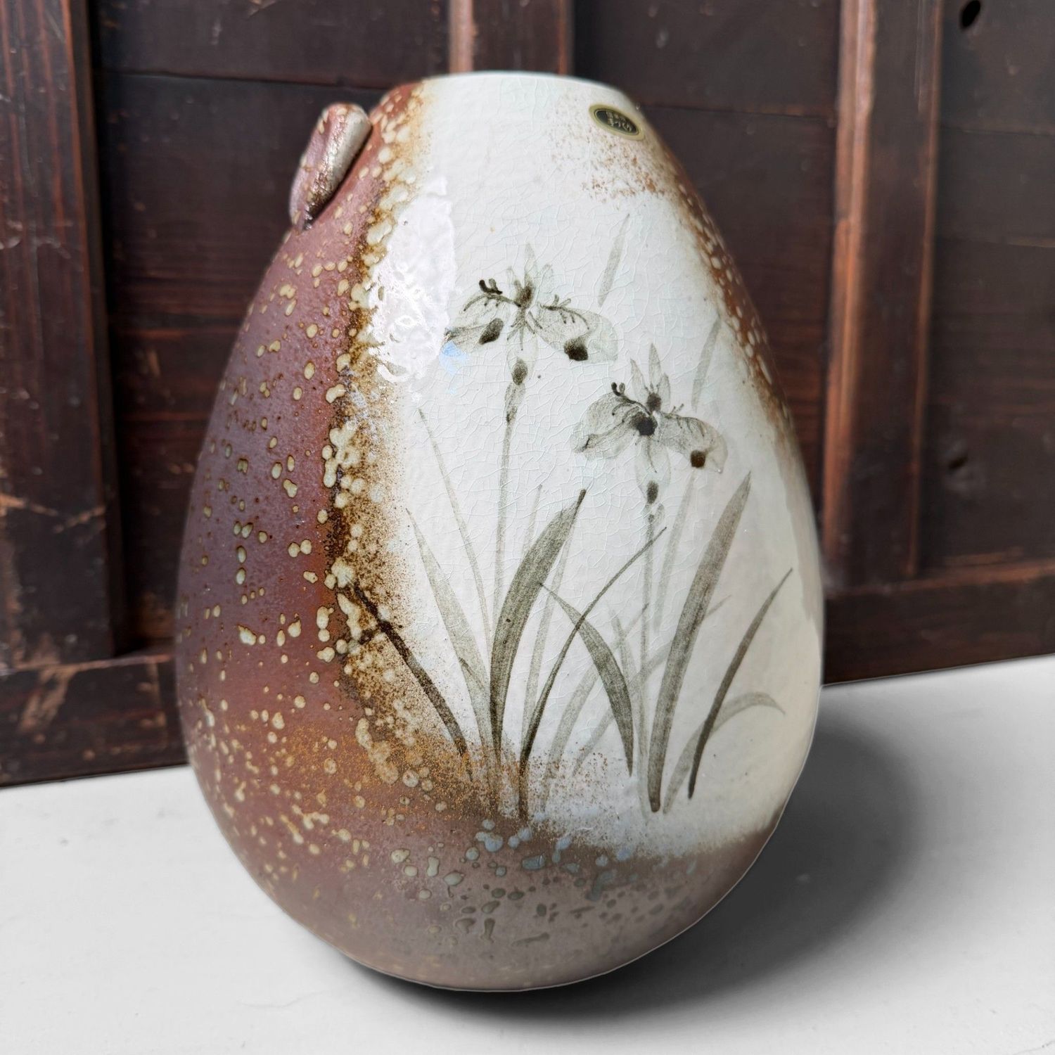 ​Japanse Ikebana Vaas, Shigaraki Keramiek met Irissen, 1970s