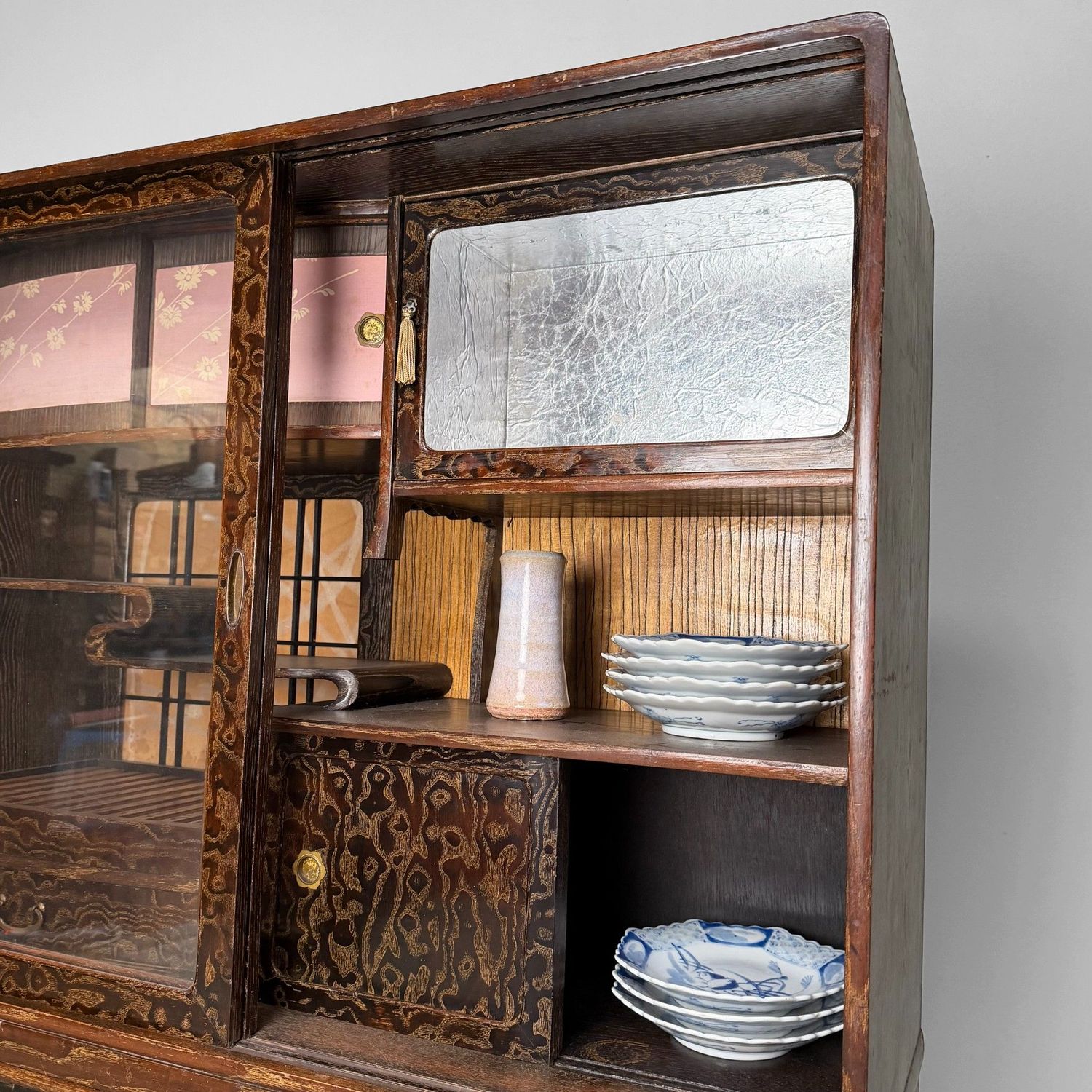 Japanse Chadansu Theekast, Zeldzame Keyaki Displaykast, jaren 20