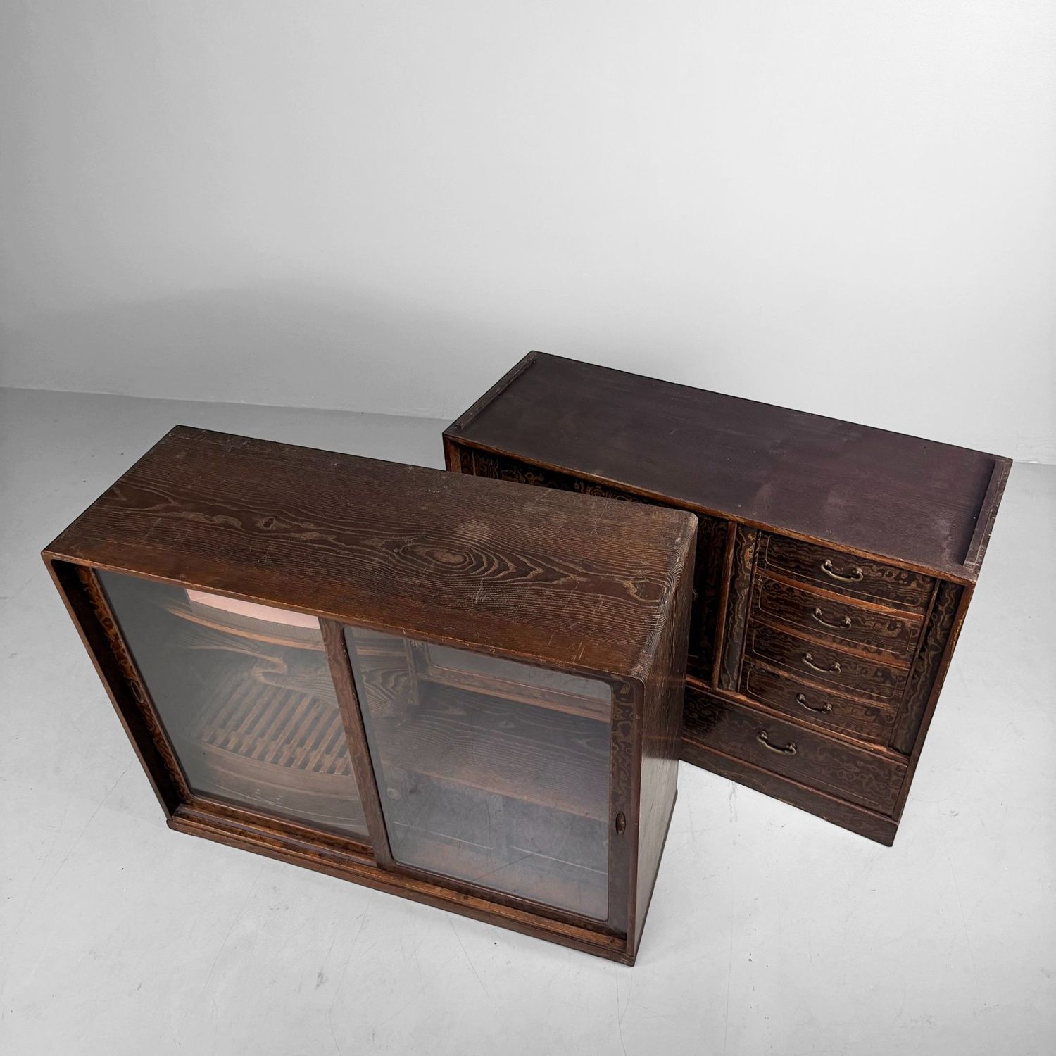 Japanse Chadansu Theekast, Zeldzame Keyaki Displaykast, jaren 20