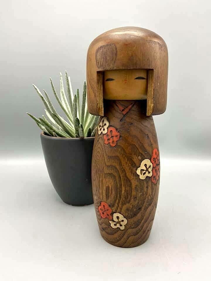 Vintage Sōsaku Kokeshi door Usaburō Okamoto, ca. 1960–1980 Vintage Sōsaku Kokeshi door Usaburō Okamoto, ca. 1960–1980