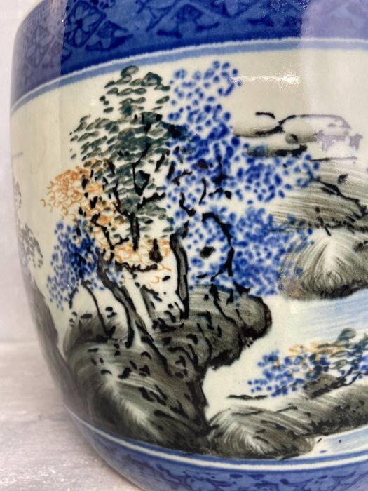 Antieke Japanse Keramische Hibachi met Berglandschap, ca. 1920