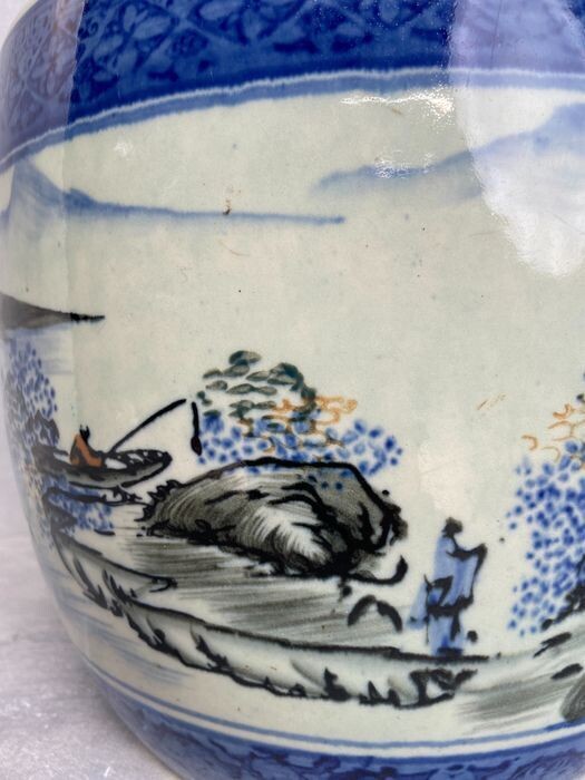 Antieke Japanse Keramische Hibachi met Berglandschap, ca. 1920