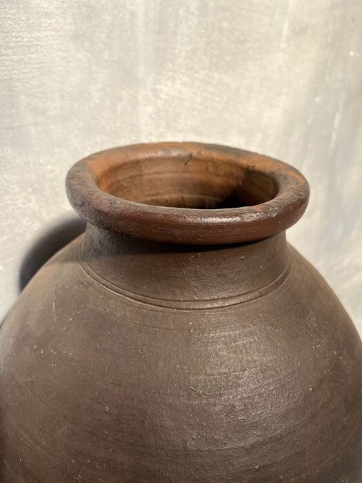 Antieke Japanse Chatsubo Theepot in Steengoed, Meiji-periode, 1868–1912 Antieke Japanse Chatsubo Theepot in Steengoed, Meiji-periode, 1868–1912