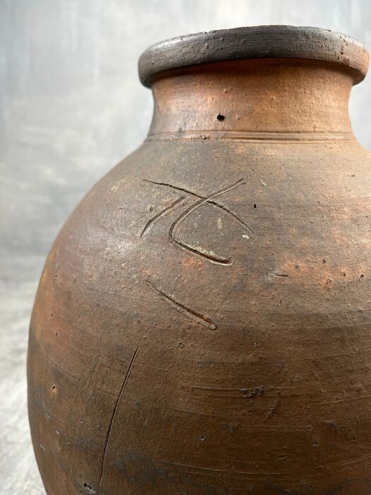 Antieke Japanse Chatsubo Theepot in Steengoed, Meiji-periode, 1868–1912 Antieke Japanse Chatsubo Theepot in Steengoed, Meiji-periode, 1868–1912