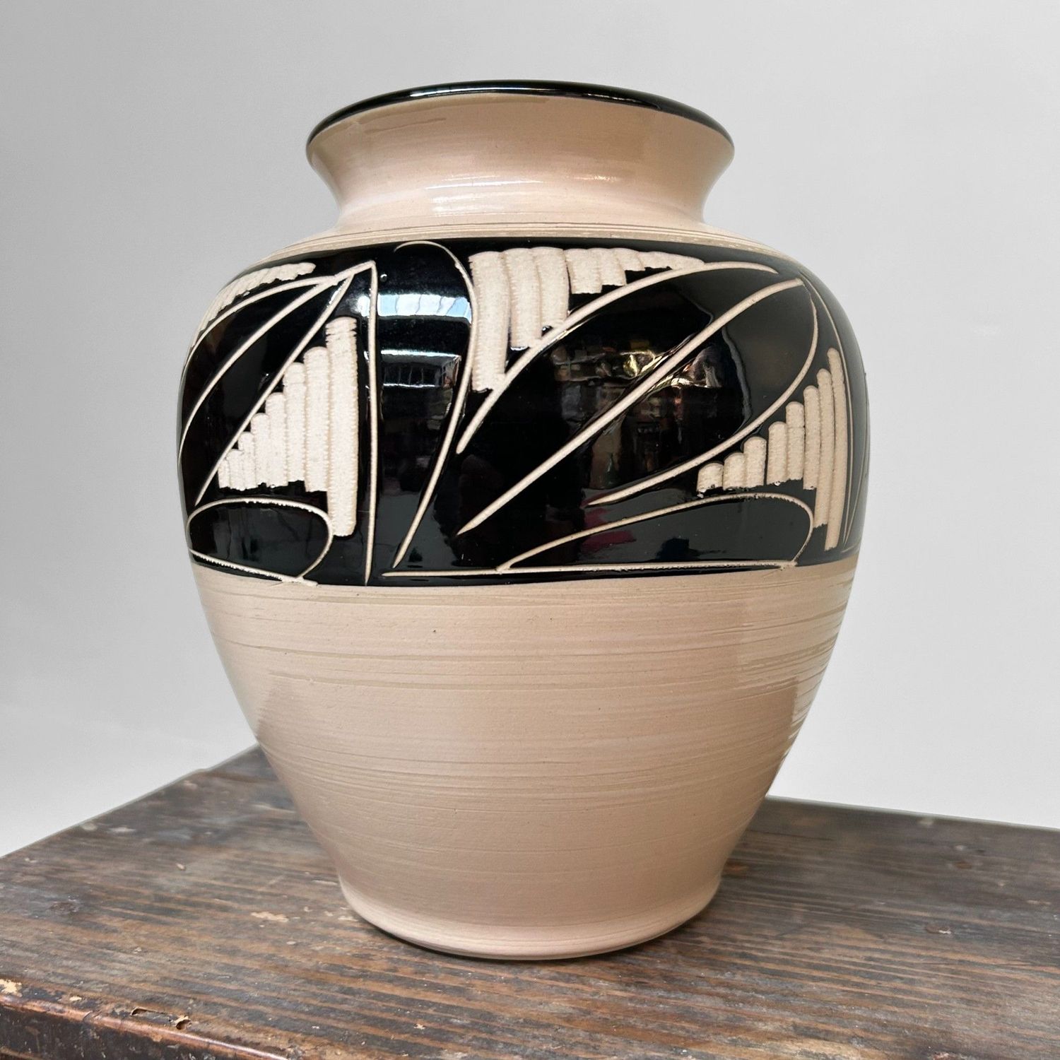 Japanese Vintage Ikebana Vase, Eitai Tōki, 1970s. Japanese Vintage Ikebana Vase, Eitai Tōki, 1970s.