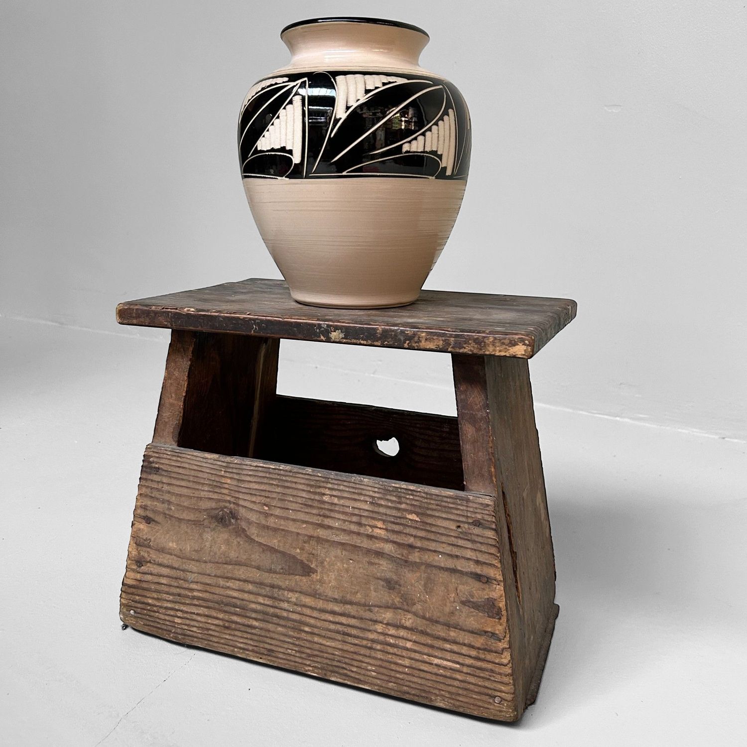 Japanese Vintage Ikebana Vase, Eitai Tōki, 1970s. Japanese Vintage Ikebana Vase, Eitai Tōki, 1970s.