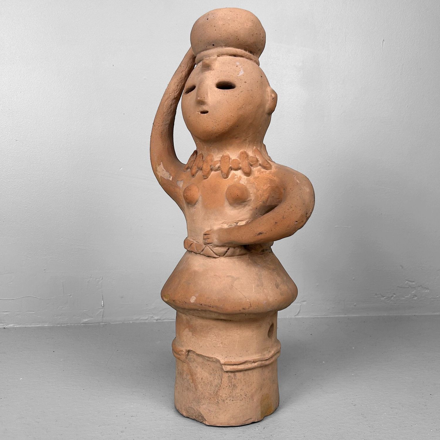 Haniwa Terracotta Beeld – Japanse Waterdraagster, Miyazaki, jaren '40