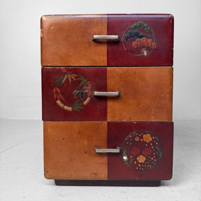 Antiek Japans Ladekastje met Floraal Lakdecor, 1920s