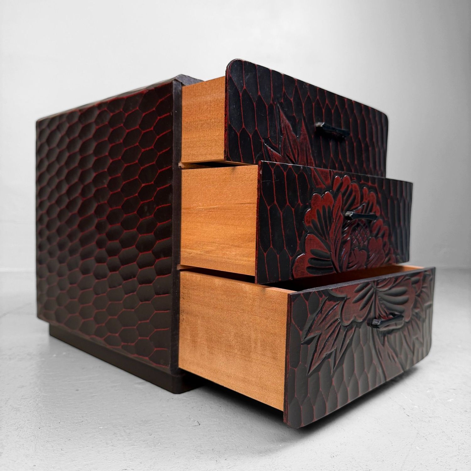 Kamakura-bori Haribako ‘Peony’, Jewellery Cabinet, Japan, 1970s