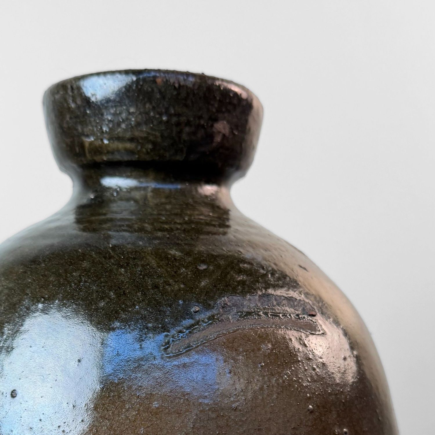 Japanse Tsubo Voorraadpot, Donker Geglazuurd Aardewerk, 1890s