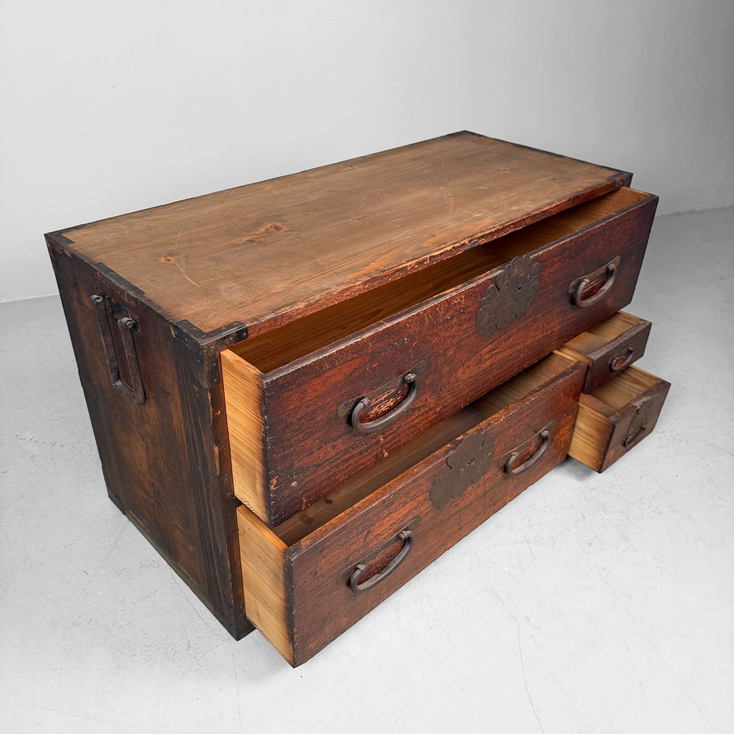 Japanese Tansu Chest, Storage & Display Piece, 1910s