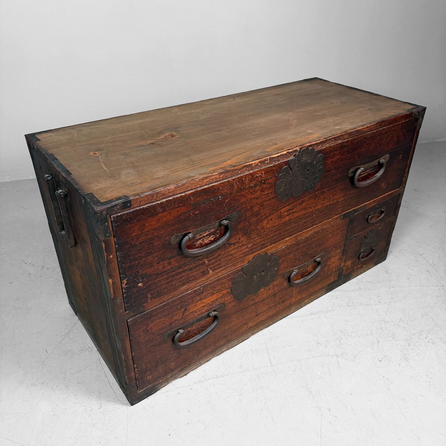 Japanese Tansu Chest, Storage & Display Piece, 1910s