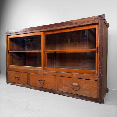 Antieke Japanse Winkeltoog, Vitrinekast met Lades, 1920s