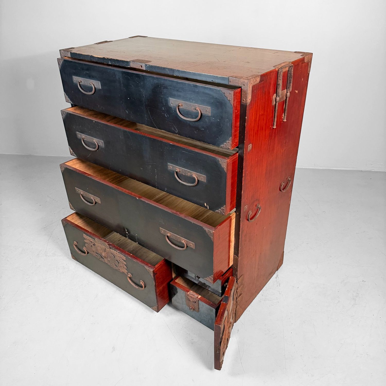 Japanese Antique Tansu, Storage Cabinet and Display Piece, 1900s