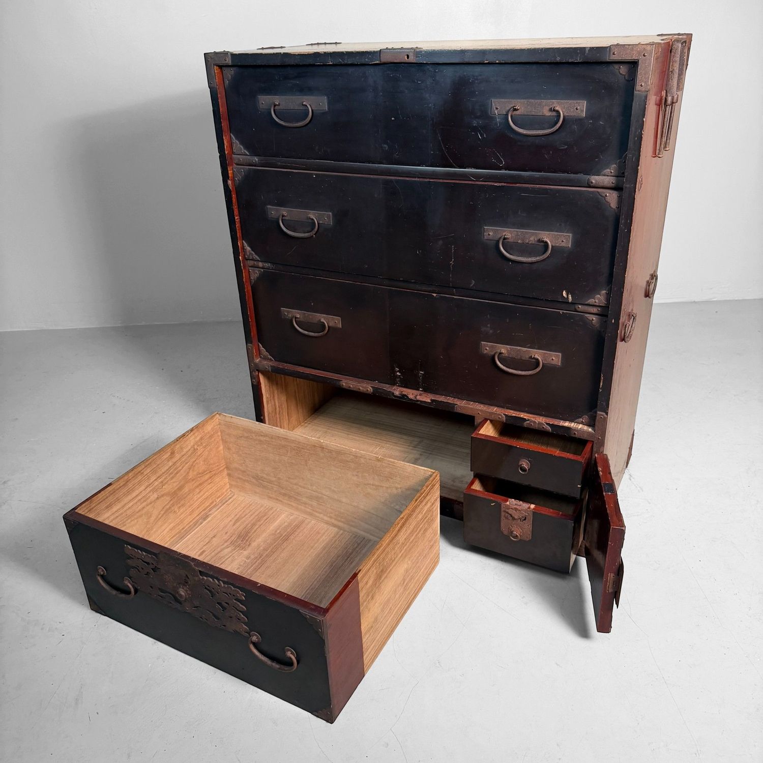 Japanese Antique Tansu, Storage Cabinet and Display Piece, 1900s