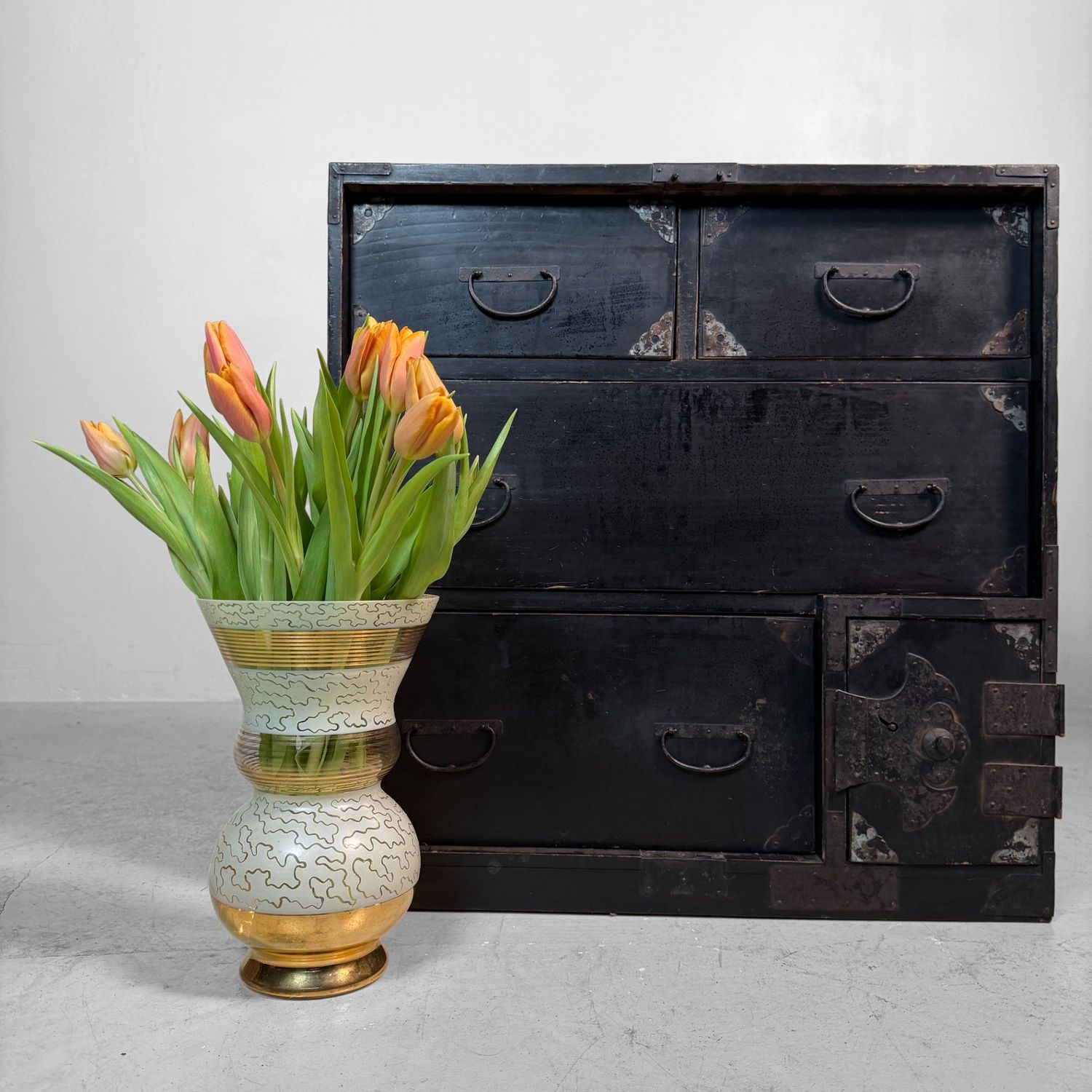 Japanese Tansu Storage Chest with Drawers, 1910s