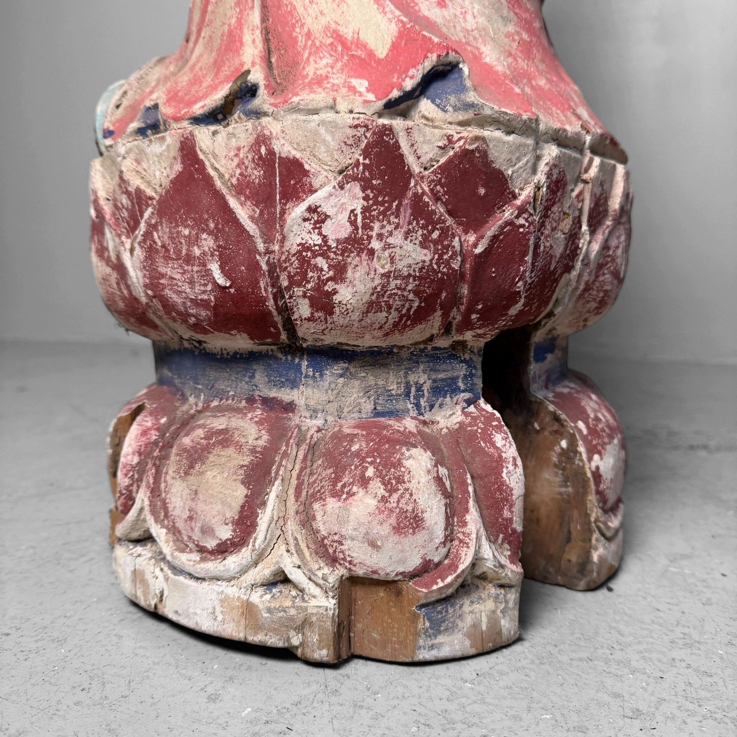 Grote Polychrome Tempelfiguren in Hout op Lotusvoet, Korea, 19e eeuw