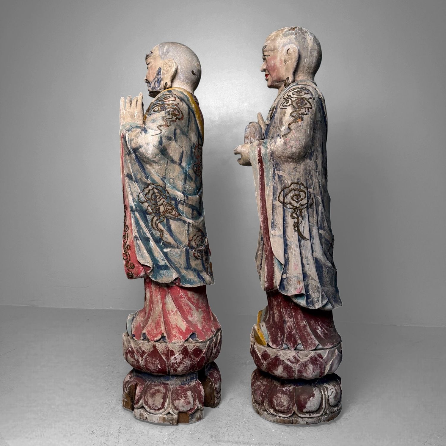 Grote Polychrome Tempelfiguren in Hout op Lotusvoet, Korea, 19e eeuw